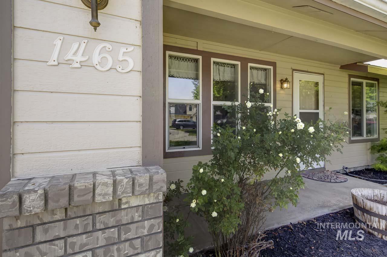 1465 E Buchman Ct, Meridian, Idaho 83642, 3 Bedrooms, 2 Bathrooms, Residential For Sale, Price $360,000,MLS 98986185