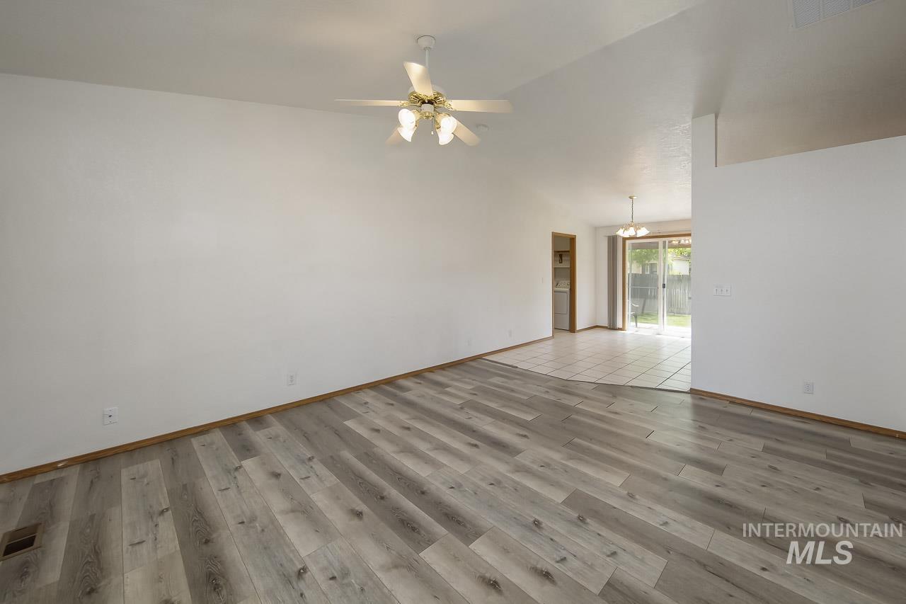 1465 E Buchman Ct, Meridian, Idaho 83642, 3 Bedrooms, 2 Bathrooms, Residential For Sale, Price $360,000,MLS 98986185
