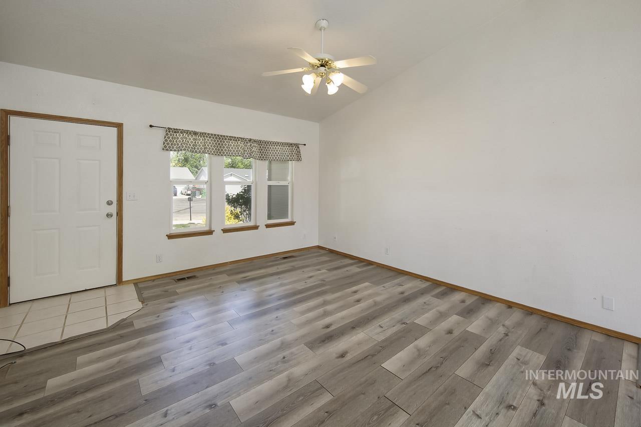 1465 E Buchman Ct, Meridian, Idaho 83642, 3 Bedrooms, 2 Bathrooms, Residential For Sale, Price $360,000,MLS 98986185