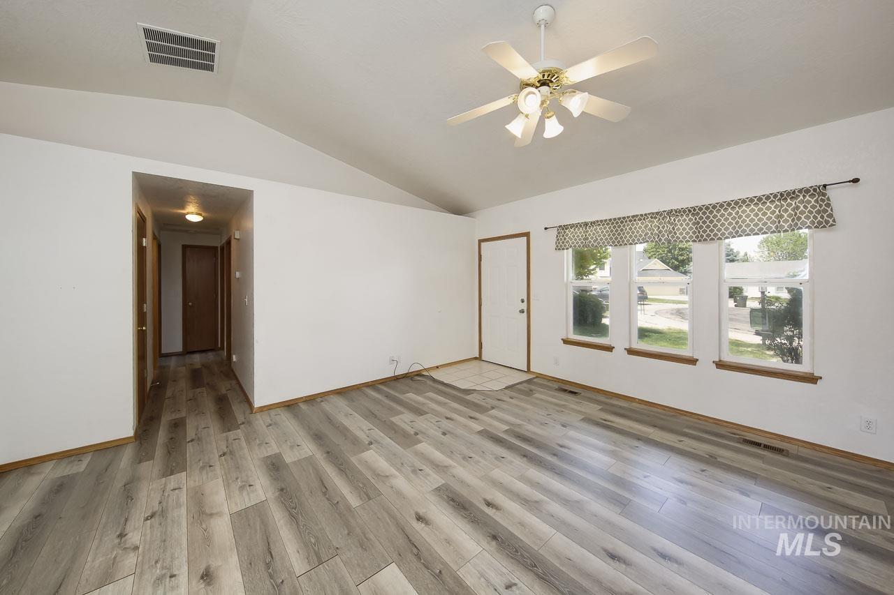 1465 E Buchman Ct, Meridian, Idaho 83642, 3 Bedrooms, 2 Bathrooms, Residential For Sale, Price $360,000,MLS 98986185