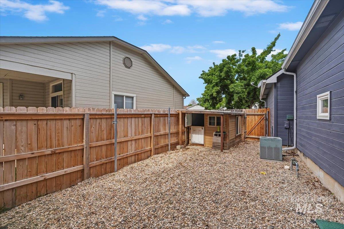 278 S Neskowin Way, Eagle, Idaho 83616, 3 Bedrooms, 2 Bathrooms, Residential For Sale, Price $495,000, 98986186
