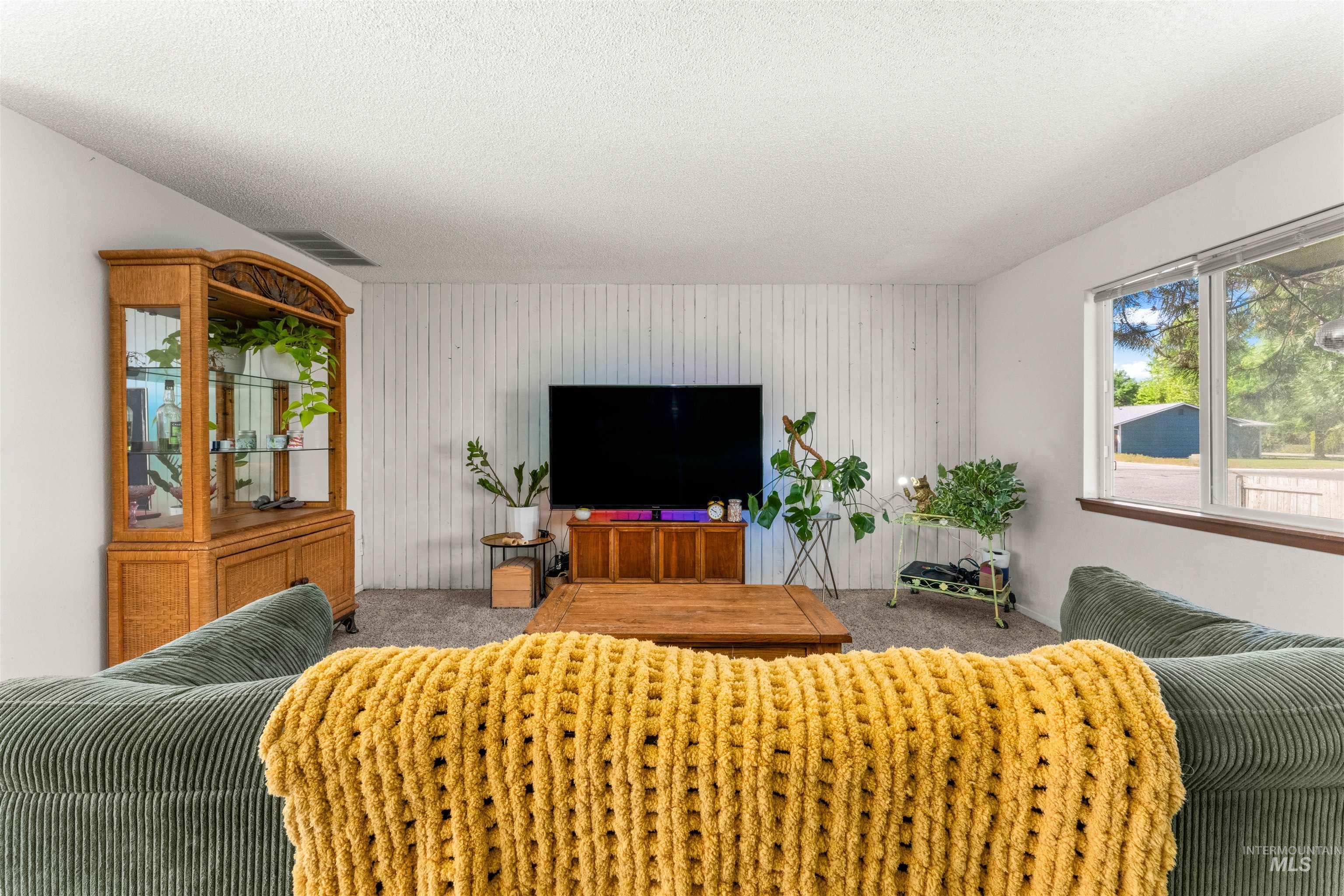 304 W Woodvine Ct, Boise, Idaho 83706, 3 Bedrooms, 1 Bathroom, Residential For Sale, Price $415,000,MLS 98986187