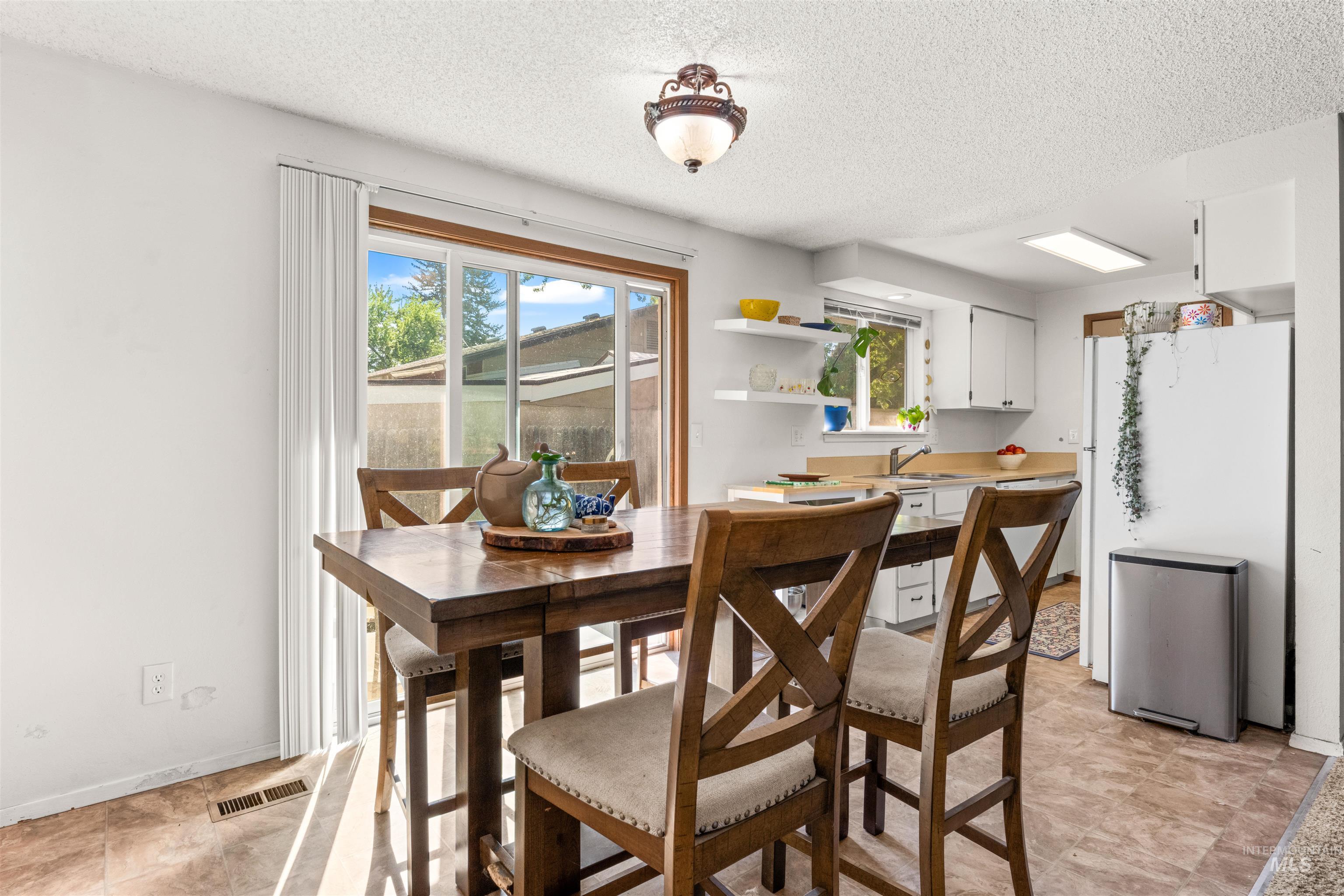 304 W Woodvine Ct, Boise, Idaho 83706, 3 Bedrooms, 1 Bathroom, Residential For Sale, Price $415,000,MLS 98986187