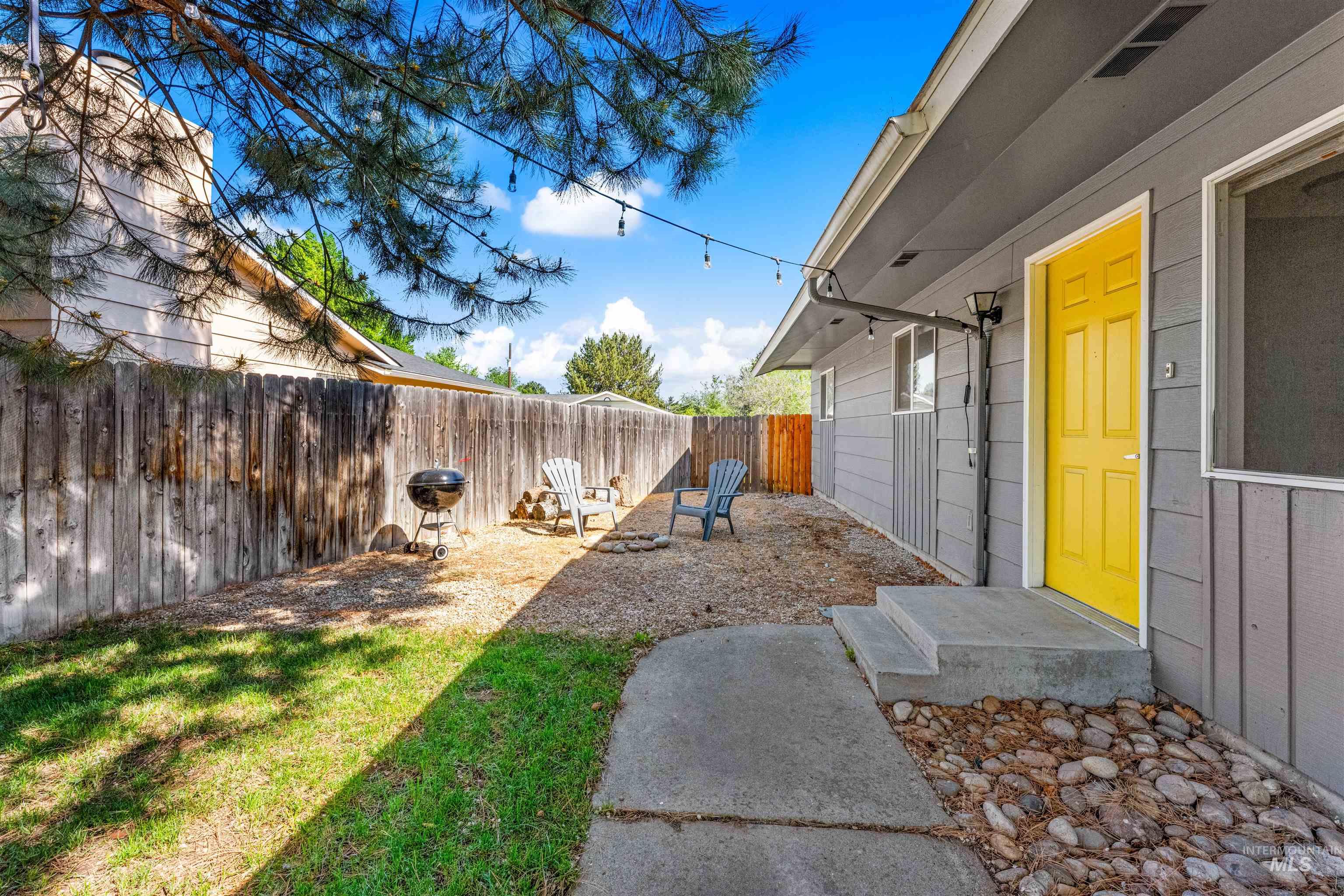 304 W Woodvine Ct, Boise, Idaho 83706, 3 Bedrooms, 1 Bathroom, Residential For Sale, Price $415,000,MLS 98986187