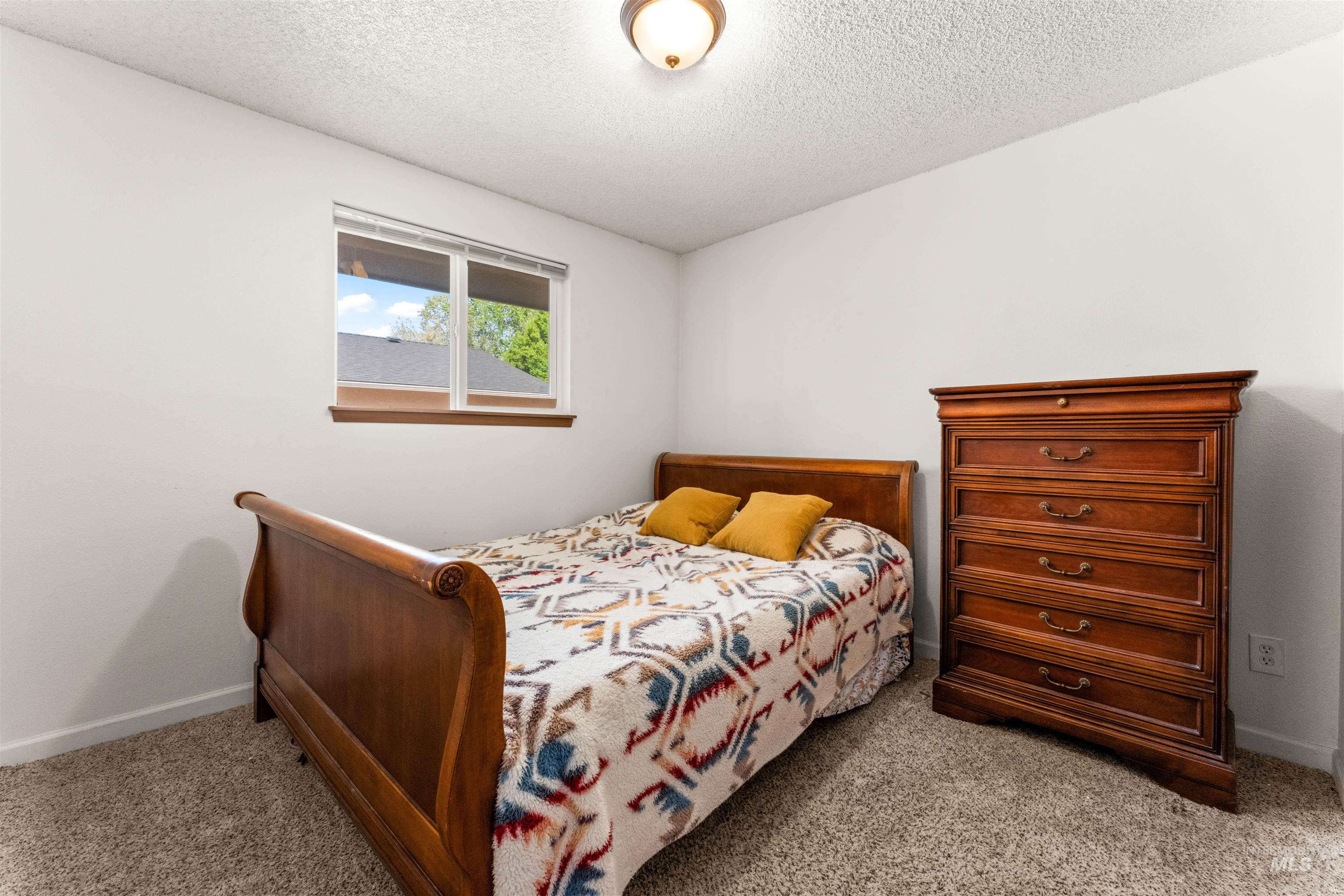 304 W Woodvine Ct, Boise, Idaho 83706, 3 Bedrooms, 1 Bathroom, Residential For Sale, Price $415,000,MLS 98986187