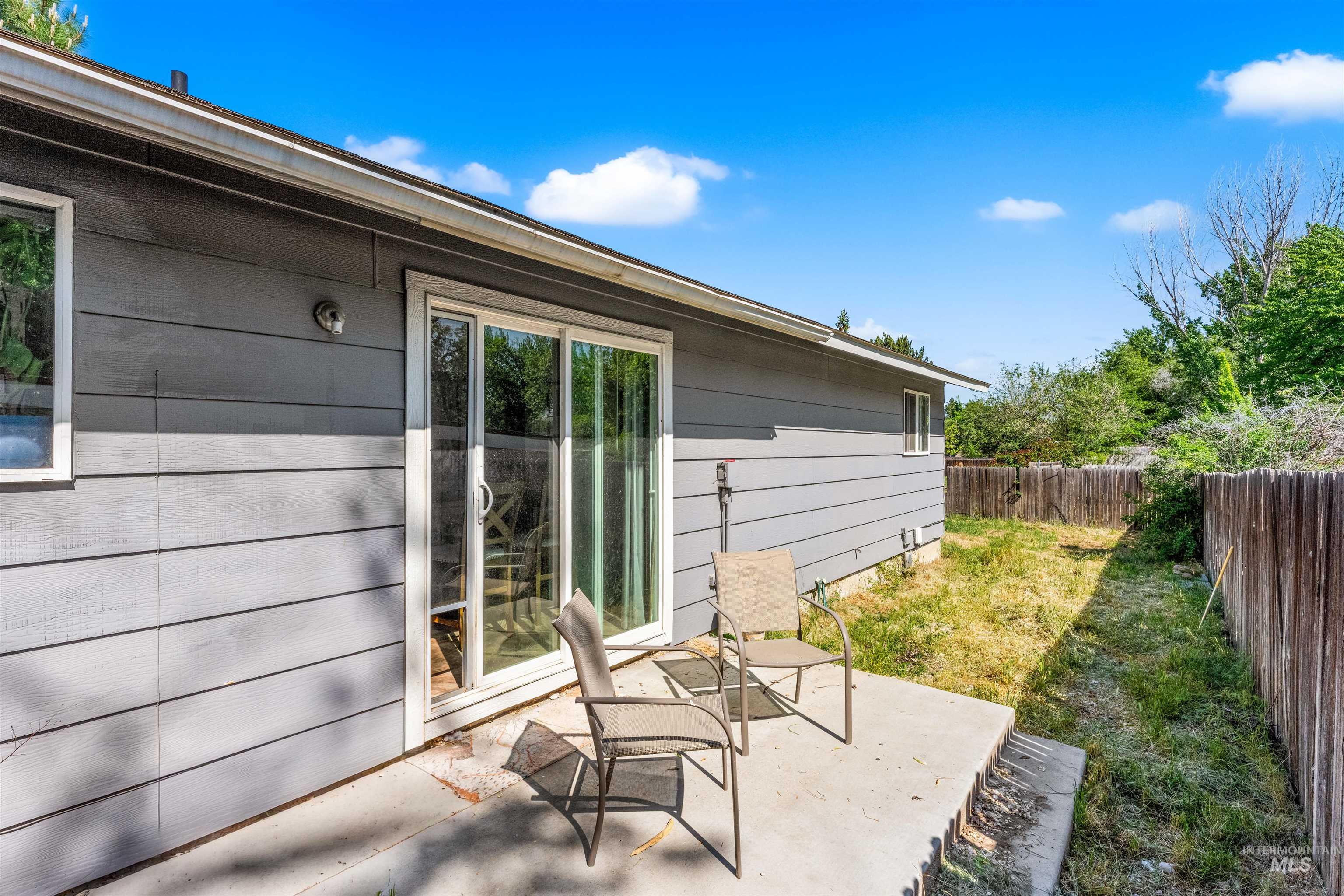 304 W Woodvine Ct, Boise, Idaho 83706, 3 Bedrooms, 1 Bathroom, Residential For Sale, Price $415,000,MLS 98986187
