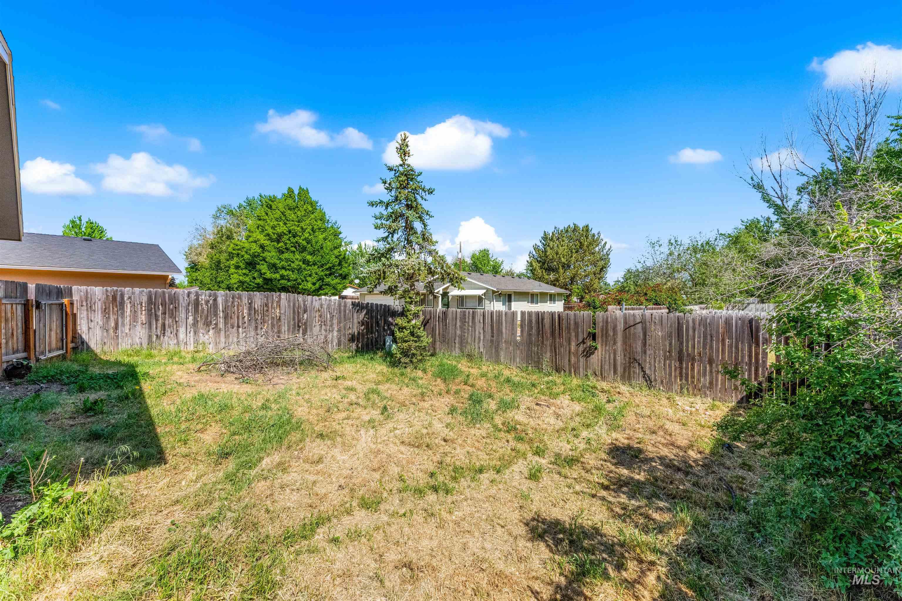 304 W Woodvine Ct, Boise, Idaho 83706, 3 Bedrooms, 1 Bathroom, Residential For Sale, Price $415,000,MLS 98986187