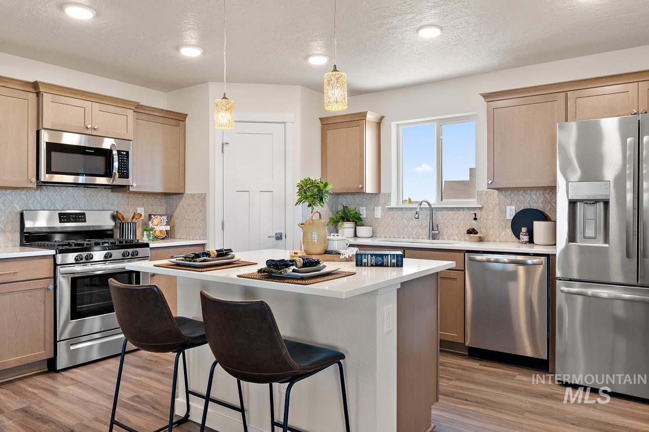17581 Moon Ridge Pl, Nampa, Idaho 83687, 3 Bedrooms, 2 Bathrooms, Residential For Sale, Price $424,990,MLS 98986192