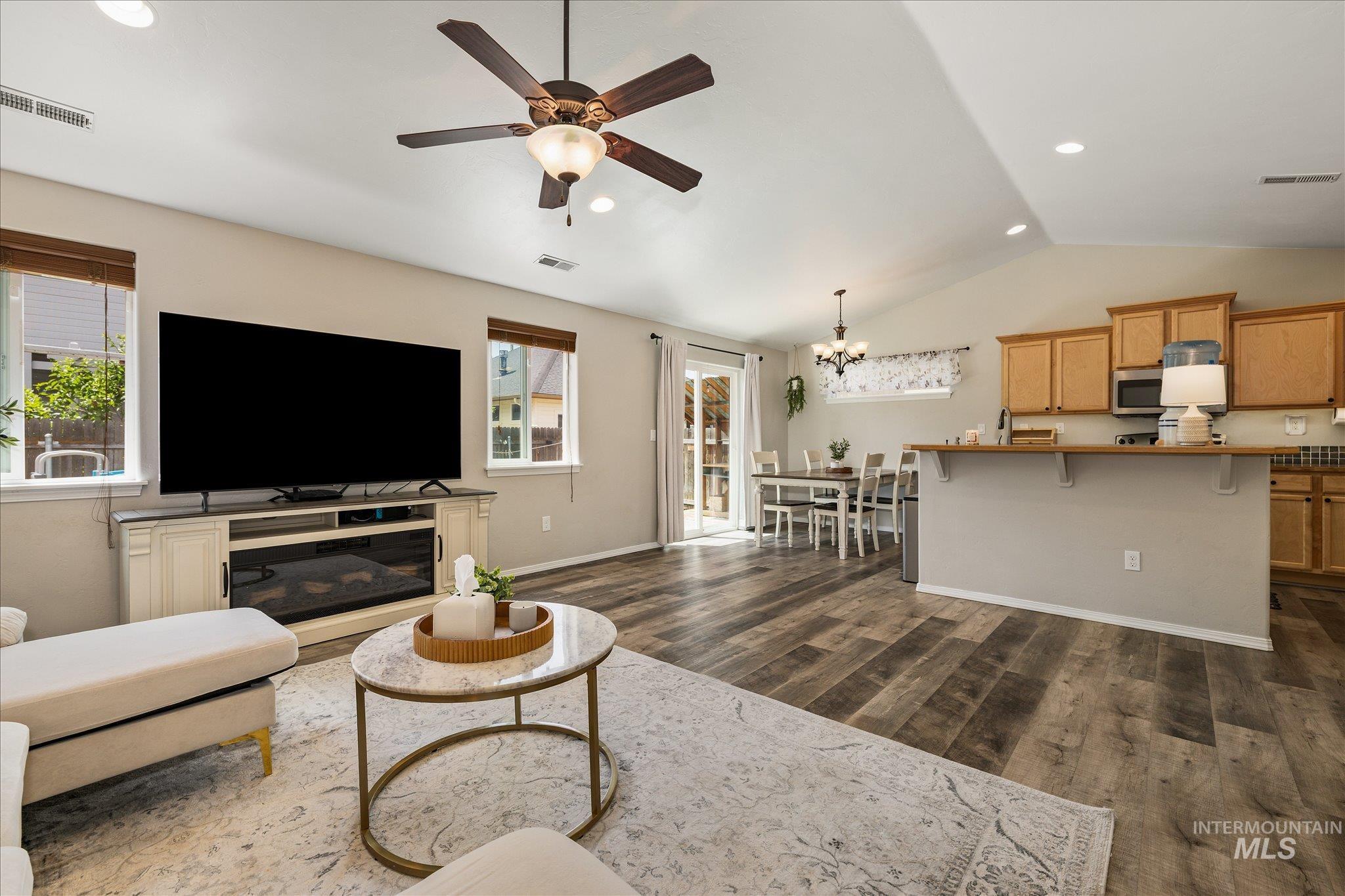 1305 W Tacola St., Nampa, Idaho 83651, 3 Bedrooms, 2 Bathrooms, Residential For Sale, Price $369,000, 98986196