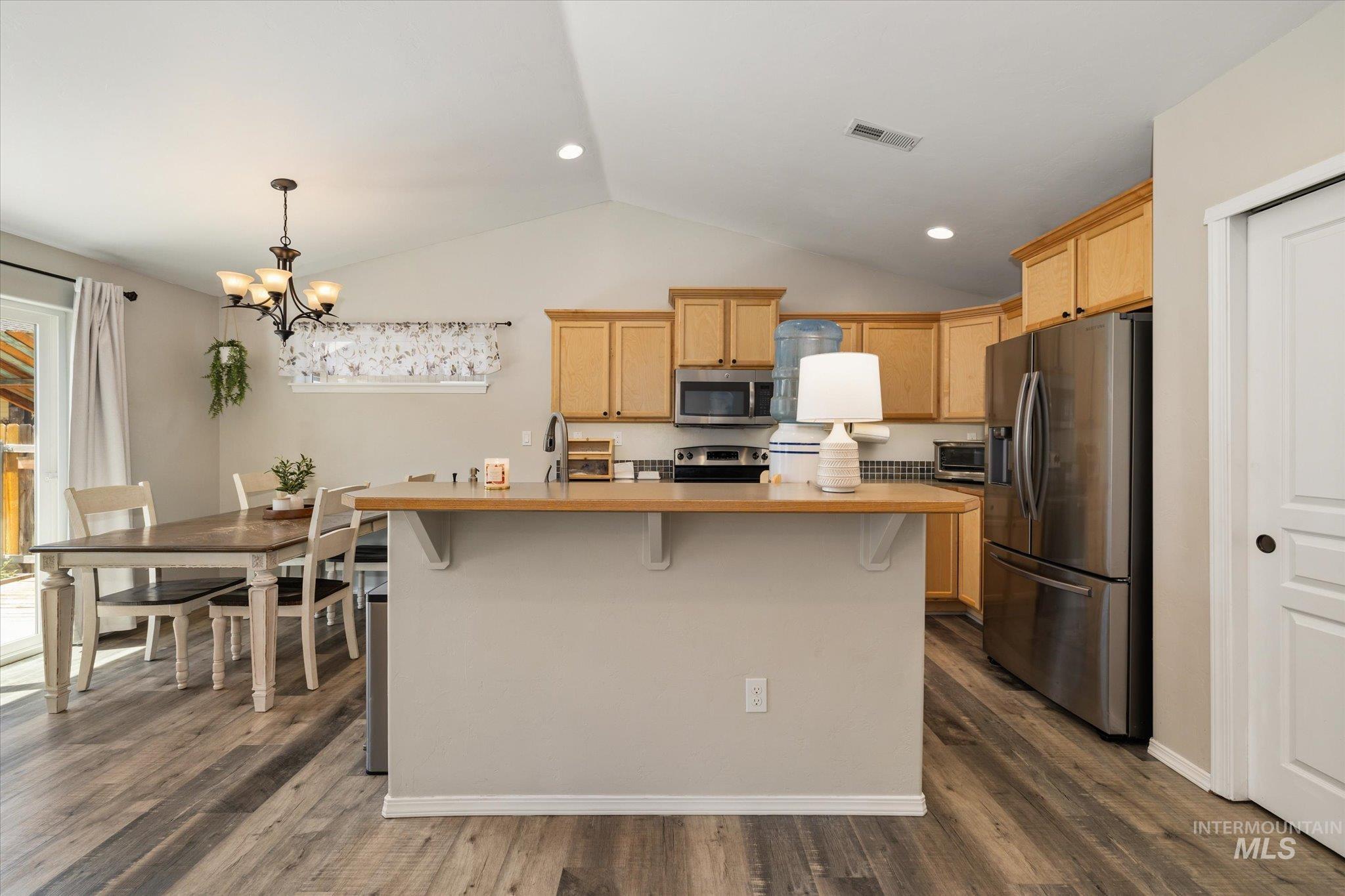 1305 W Tacola St., Nampa, Idaho 83651, 3 Bedrooms, 2 Bathrooms, Residential For Sale, Price $369,000, 98986196
