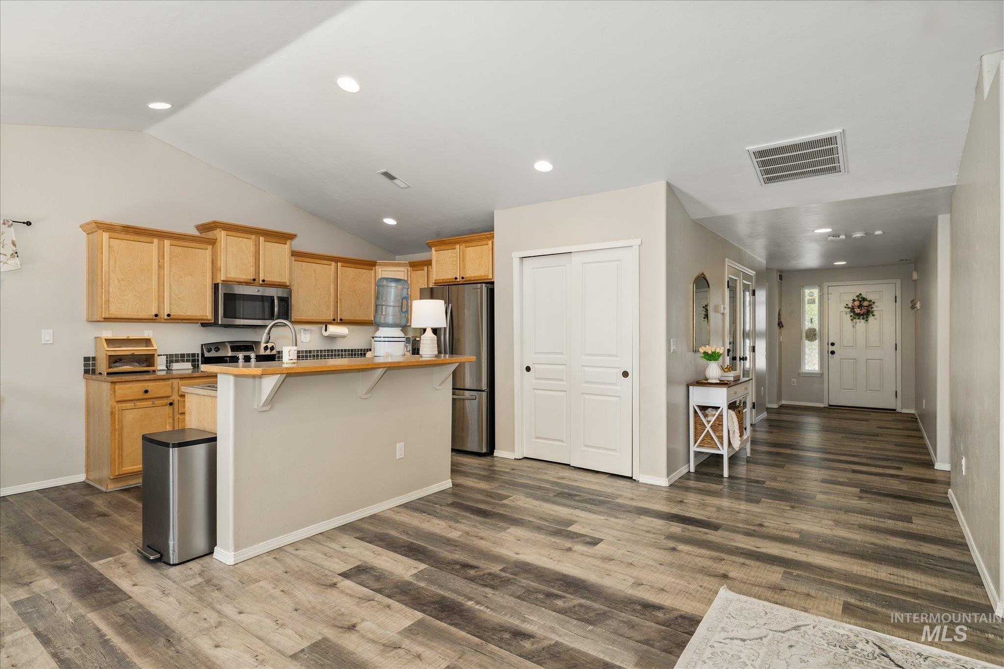 1305 W Tacola St., Nampa, Idaho 83651, 3 Bedrooms, 2 Bathrooms, Residential For Sale, Price $369,000, 98986196