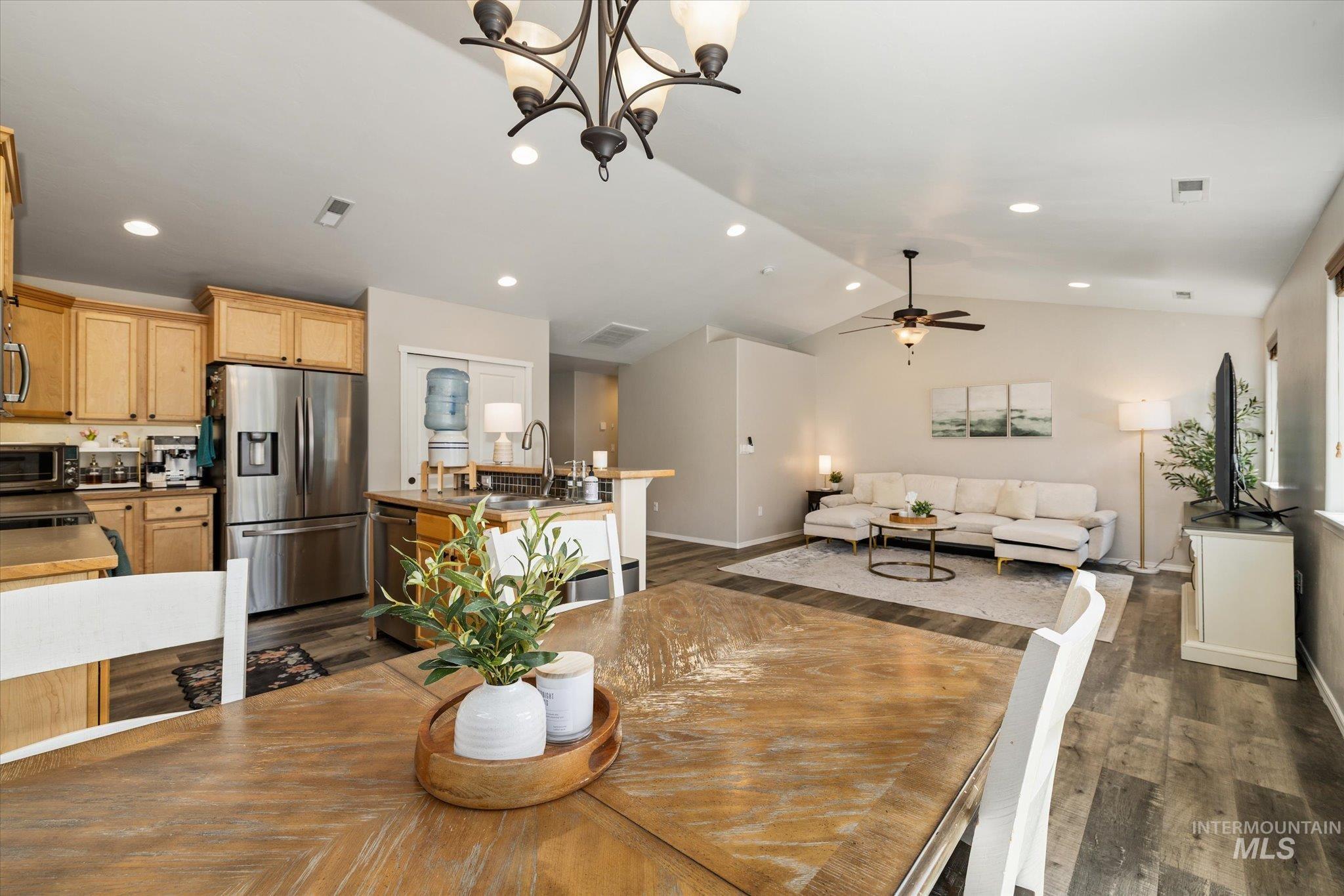 1305 W Tacola St., Nampa, Idaho 83651, 3 Bedrooms, 2 Bathrooms, Residential For Sale, Price $369,000, 98986196