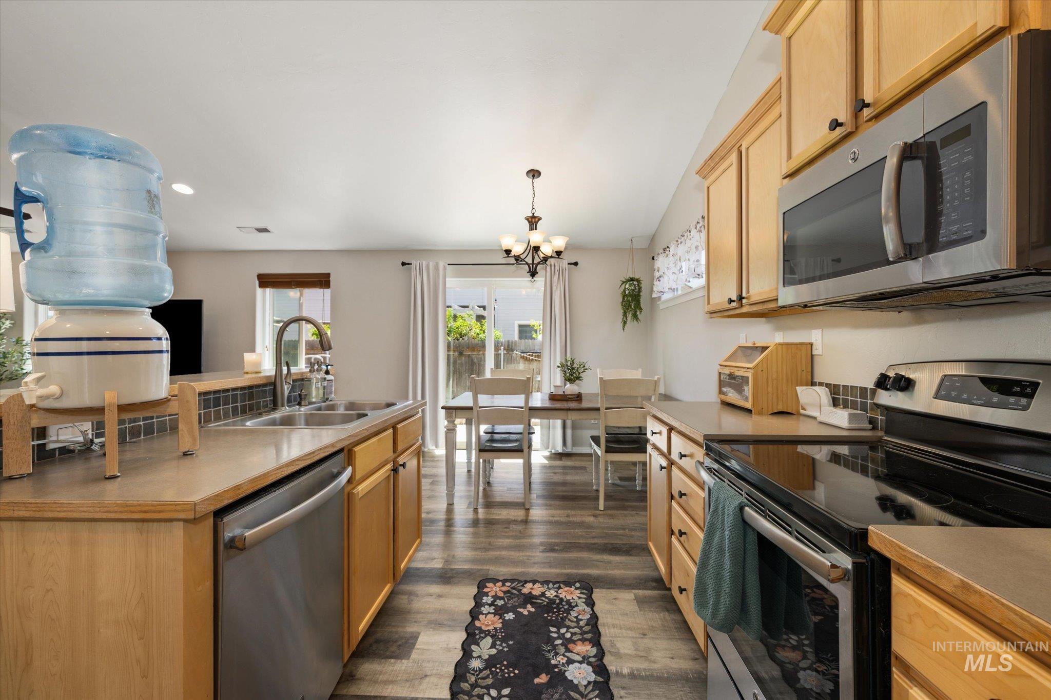 1305 W Tacola St., Nampa, Idaho 83651, 3 Bedrooms, 2 Bathrooms, Residential For Sale, Price $369,000, 98986196