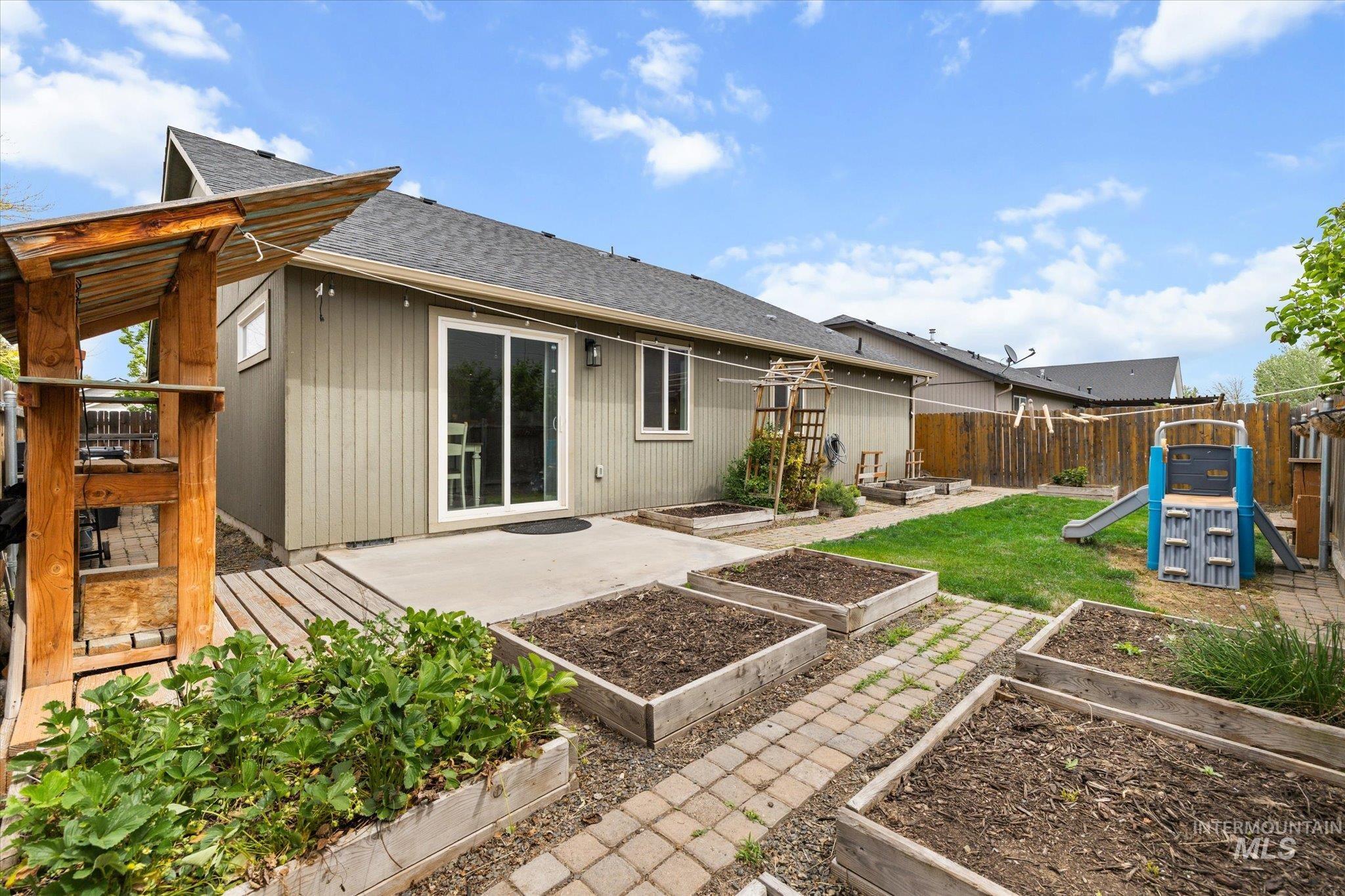 1305 W Tacola St., Nampa, Idaho 83651, 3 Bedrooms, 2 Bathrooms, Residential For Sale, Price $369,000, 98986196