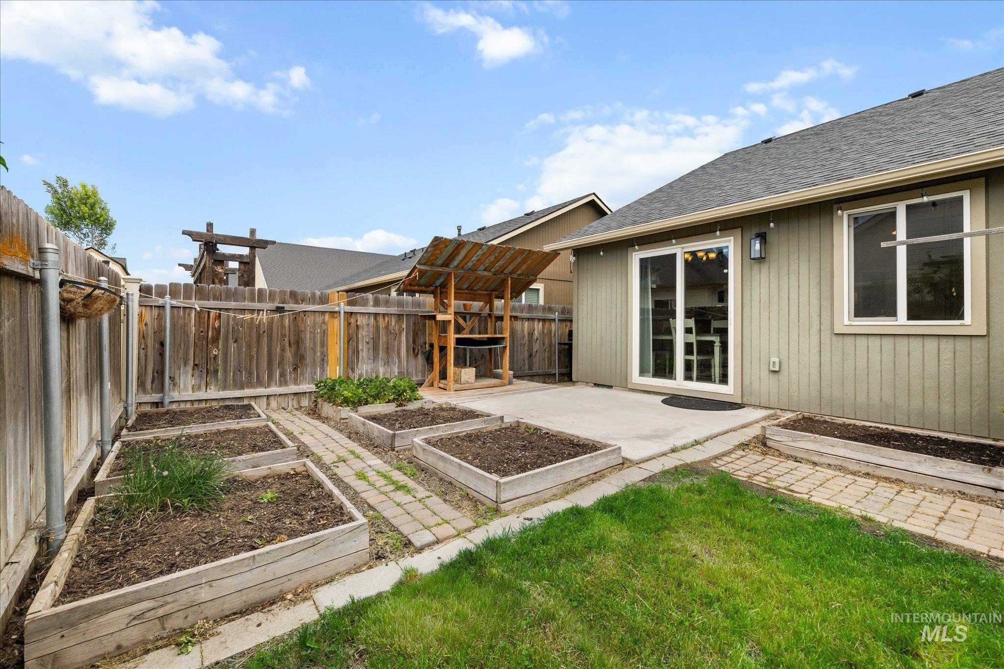 1305 W Tacola St., Nampa, Idaho 83651, 3 Bedrooms, 2 Bathrooms, Residential For Sale, Price $369,000, 98986196