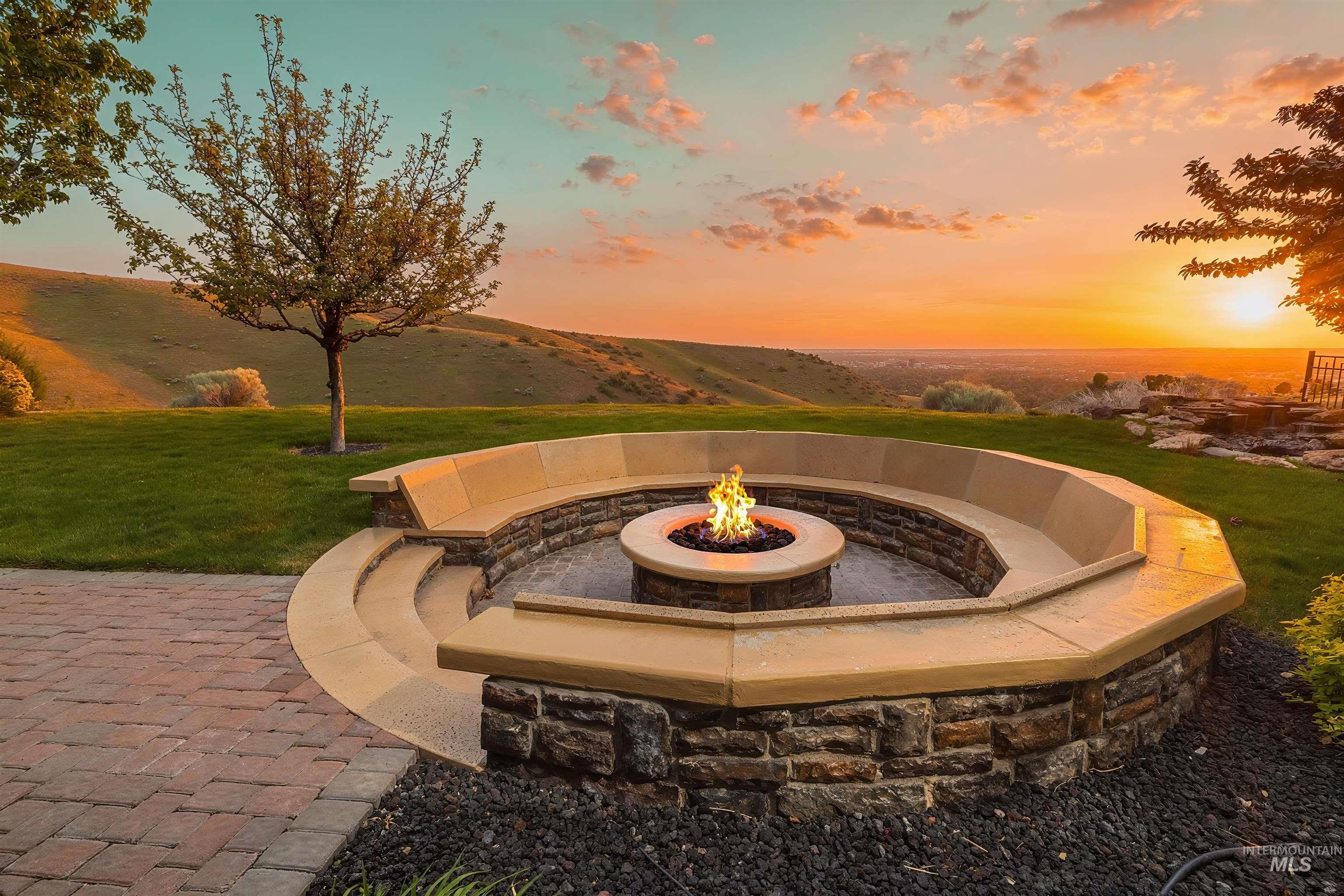 3757 W Quail Hollow Ct, Boise, Idaho 83703-3869, 4 Bedrooms, 3.5 Bathrooms, Residential For Sale, Price $1,359,900, 98986198