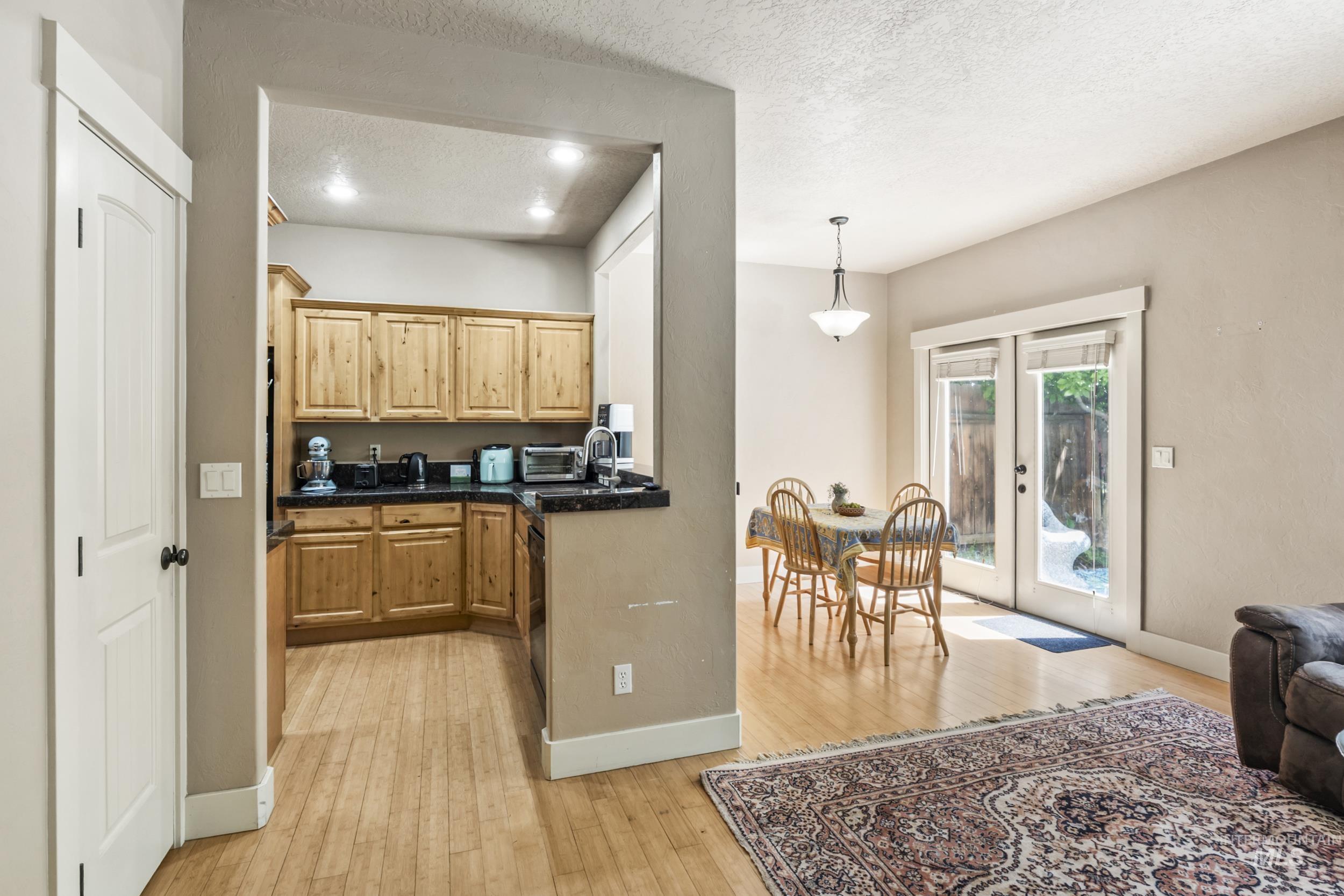 5233 W Morris Hill Rd, Boise, Idaho 83705, 3 Bedrooms, 2.5 Bathrooms, Residential For Sale, Price $425,000, 98986199