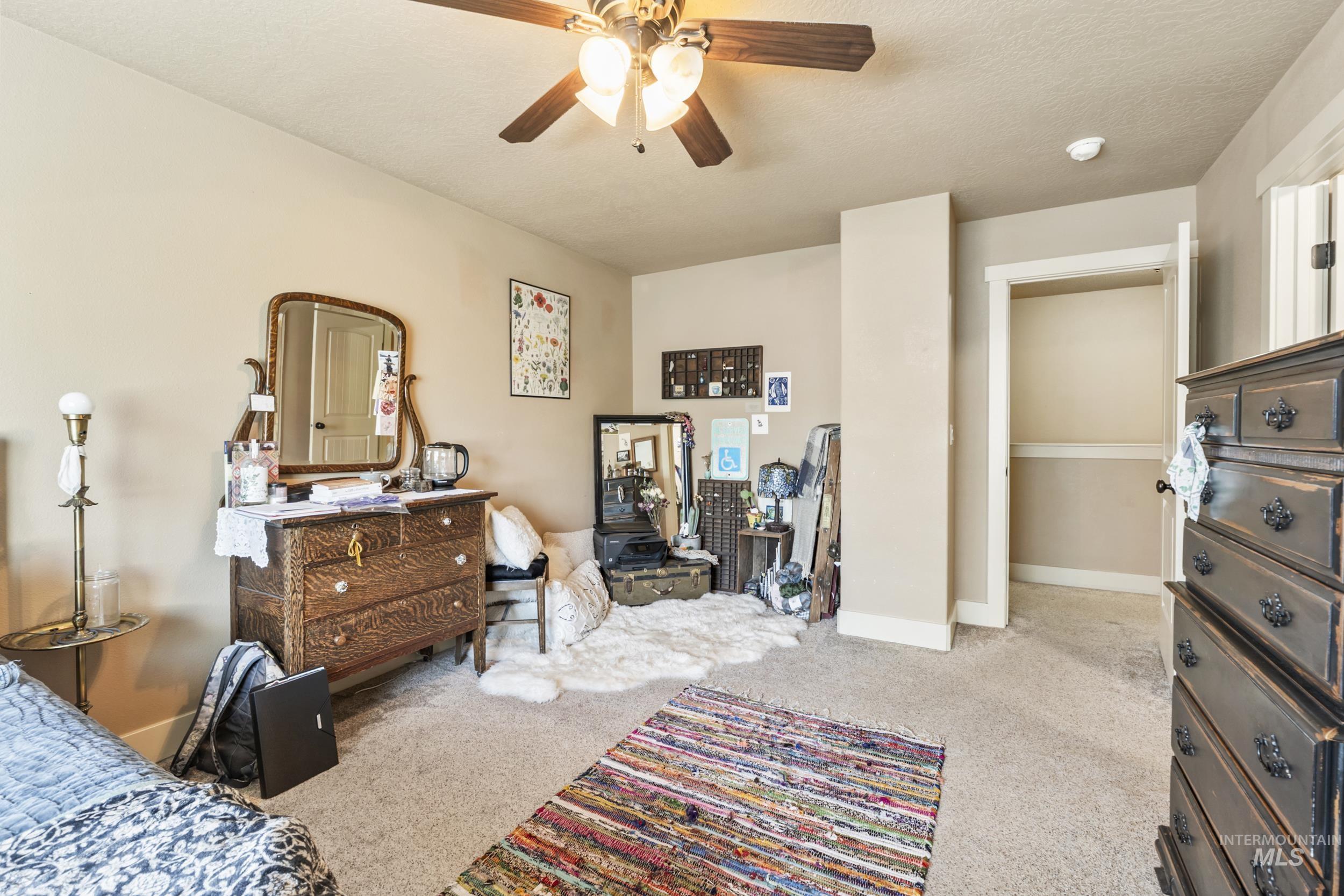 5233 W Morris Hill Rd, Boise, Idaho 83705, 3 Bedrooms, 2.5 Bathrooms, Residential For Sale, Price $425,000, 98986199