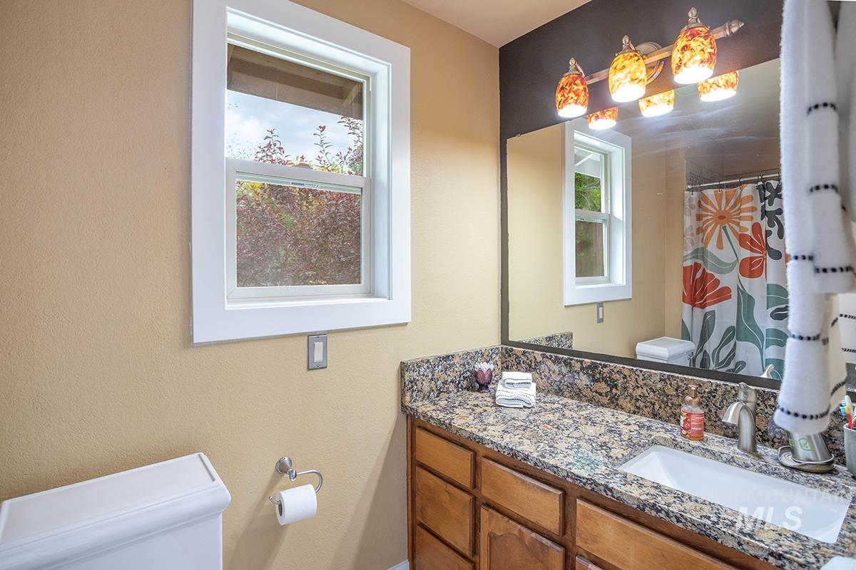 398 Mango Dr, Eagle, Idaho 83616-5120, 3 Bedrooms, 2 Bathrooms, Residential For Sale, Price $539,900, 98986200