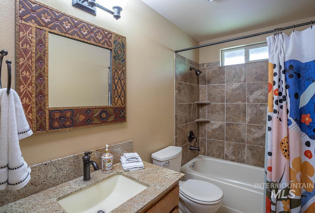 398 Mango Dr, Eagle, Idaho 83616-5120, 3 Bedrooms, 2 Bathrooms, Residential For Sale, Price $539,900, 98986200