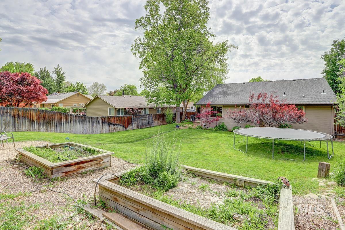 398 Mango Dr, Eagle, Idaho 83616-5120, 3 Bedrooms, 2 Bathrooms, Residential For Sale, Price $539,900, 98986200