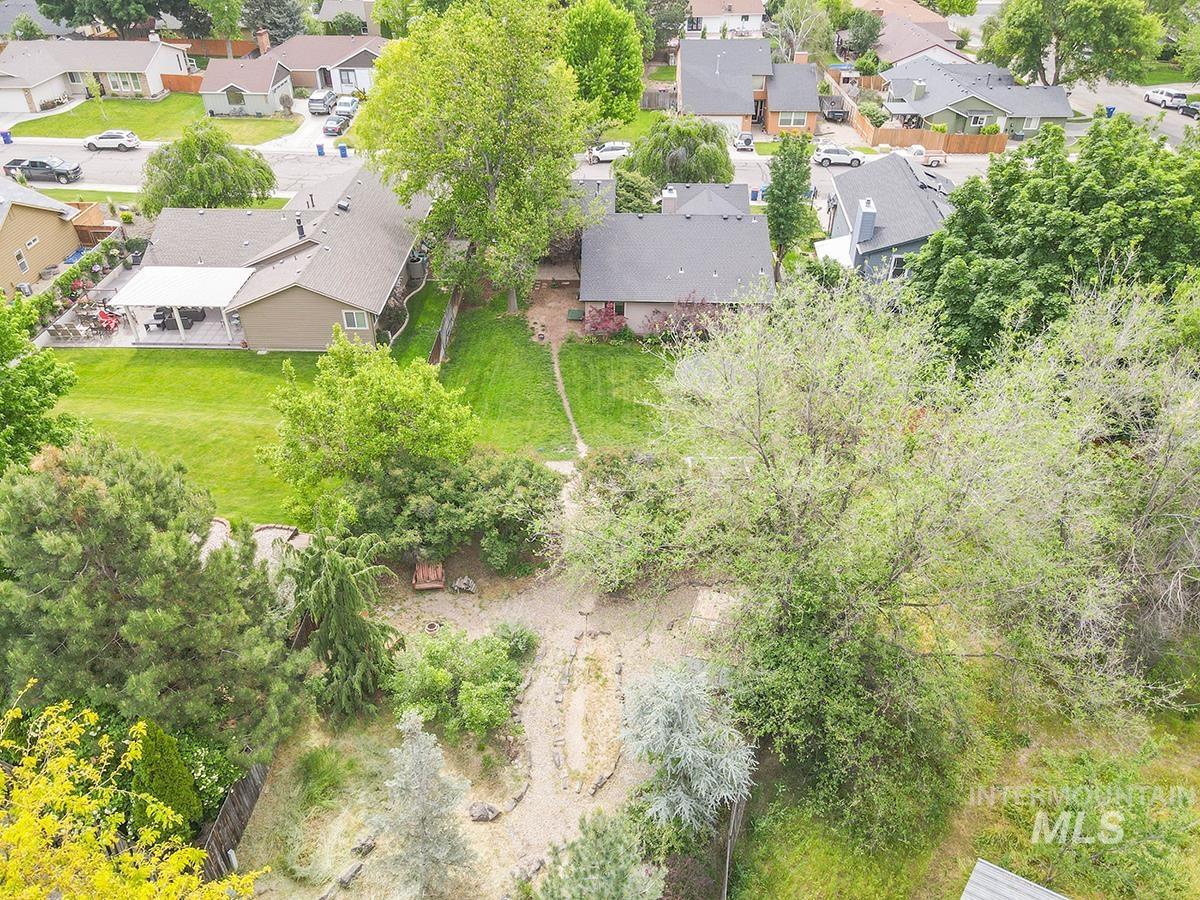 398 Mango Dr, Eagle, Idaho 83616-5120, 3 Bedrooms, 2 Bathrooms, Residential For Sale, Price $539,900, 98986200