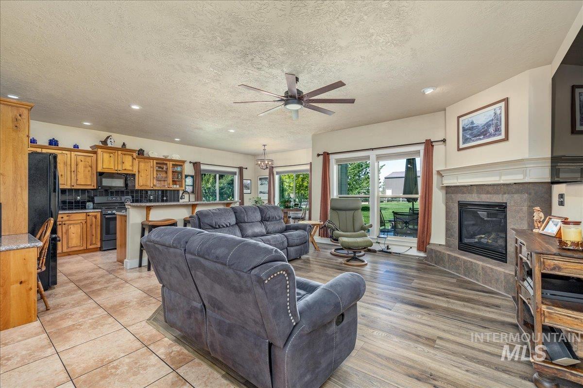 18593 S Pleasant Valley Rd, Kuna, Idaho 83634, 4 Bedrooms, 3 Bathrooms, Residential For Sale, Price $1,500,000, 98986201