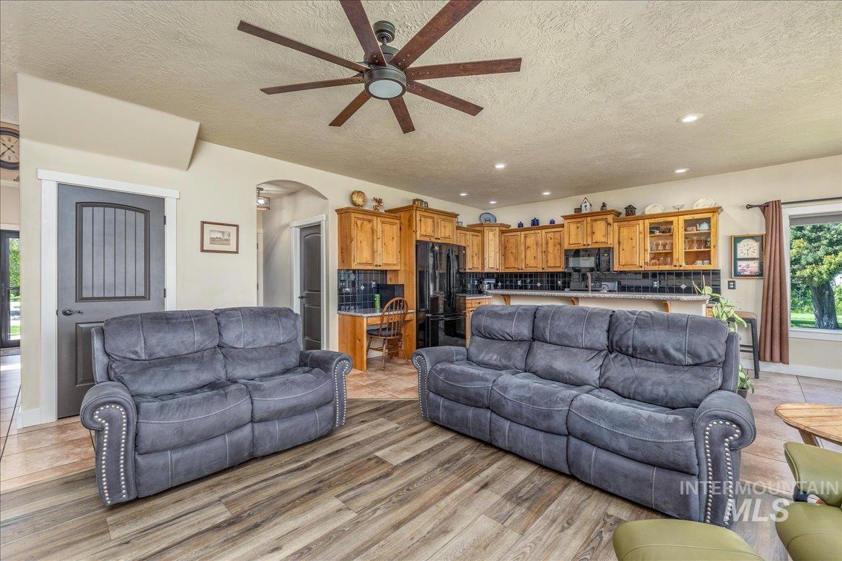 18593 S Pleasant Valley Rd, Kuna, Idaho 83634, 4 Bedrooms, 3 Bathrooms, Residential For Sale, Price $1,500,000, 98986201