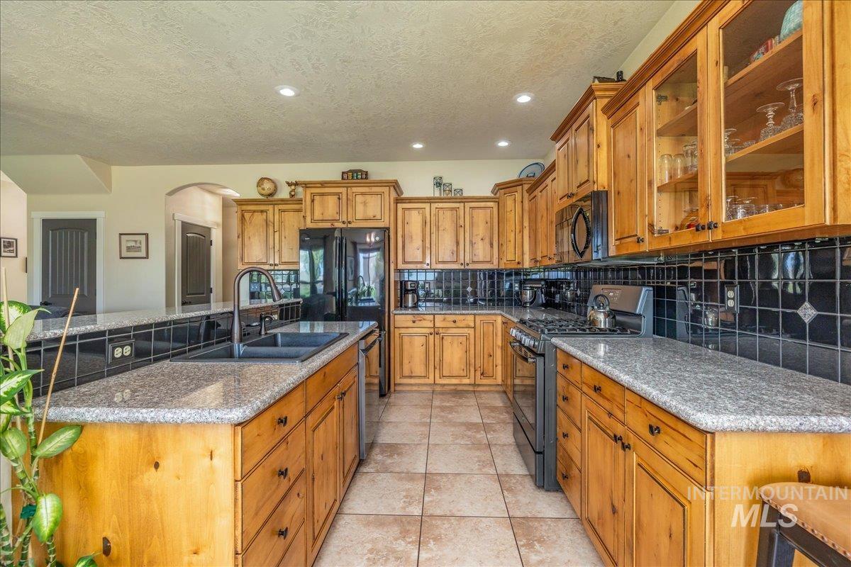 18593 S Pleasant Valley Rd, Kuna, Idaho 83634, 4 Bedrooms, 3 Bathrooms, Residential For Sale, Price $1,500,000, 98986201
