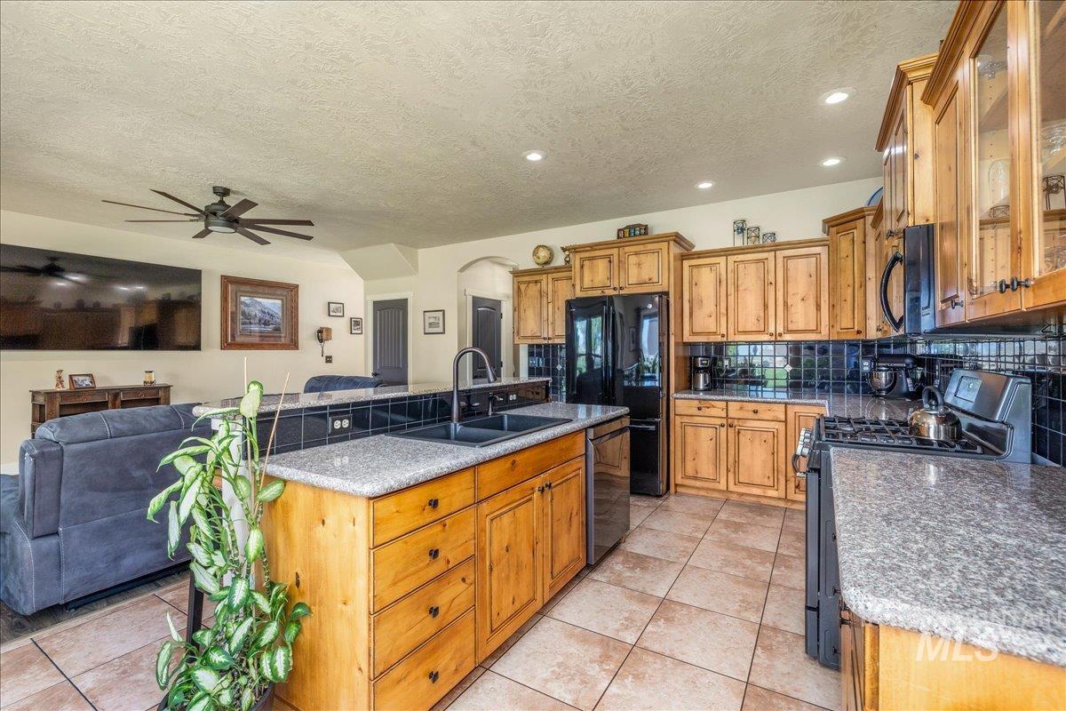 18593 S Pleasant Valley Rd, Kuna, Idaho 83634, 4 Bedrooms, 3 Bathrooms, Residential For Sale, Price $1,500,000, 98986201