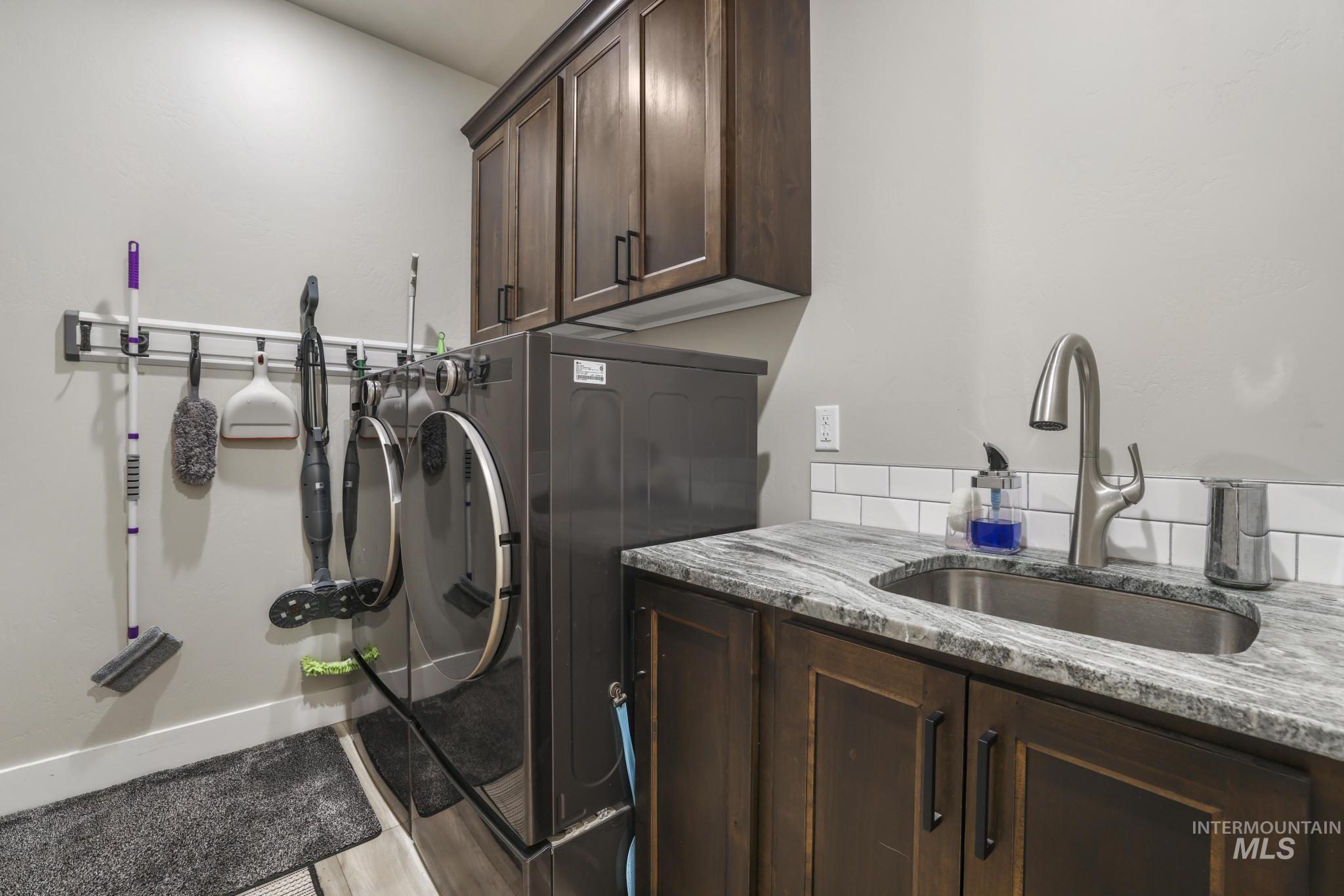 3840 Susan Cir E, Kimberly, Idaho 83334-5502, 4 Bedrooms, 2.5 Bathrooms, Residential For Sale, Price $750,000, 98986203