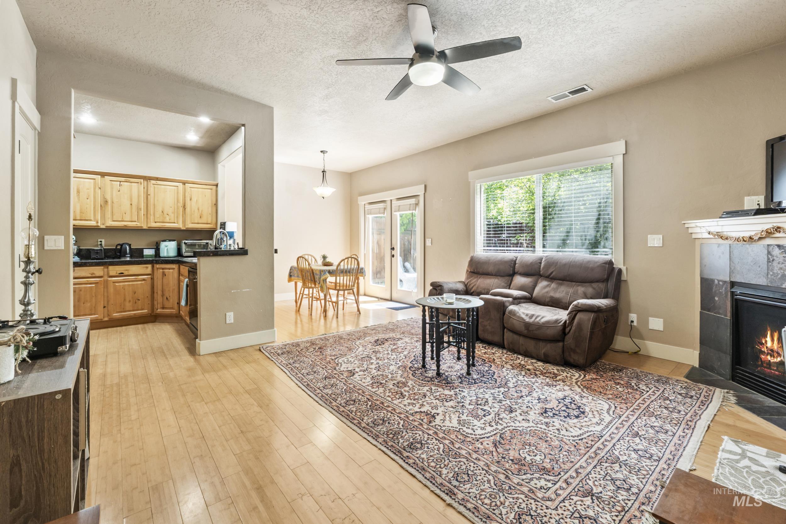 5233 W Morris Hill Rd, Boise, Idaho 83705, 3 Bedrooms, 2.5 Bathrooms, Residential Income For Sale, Price $415,000,MLS 98986206