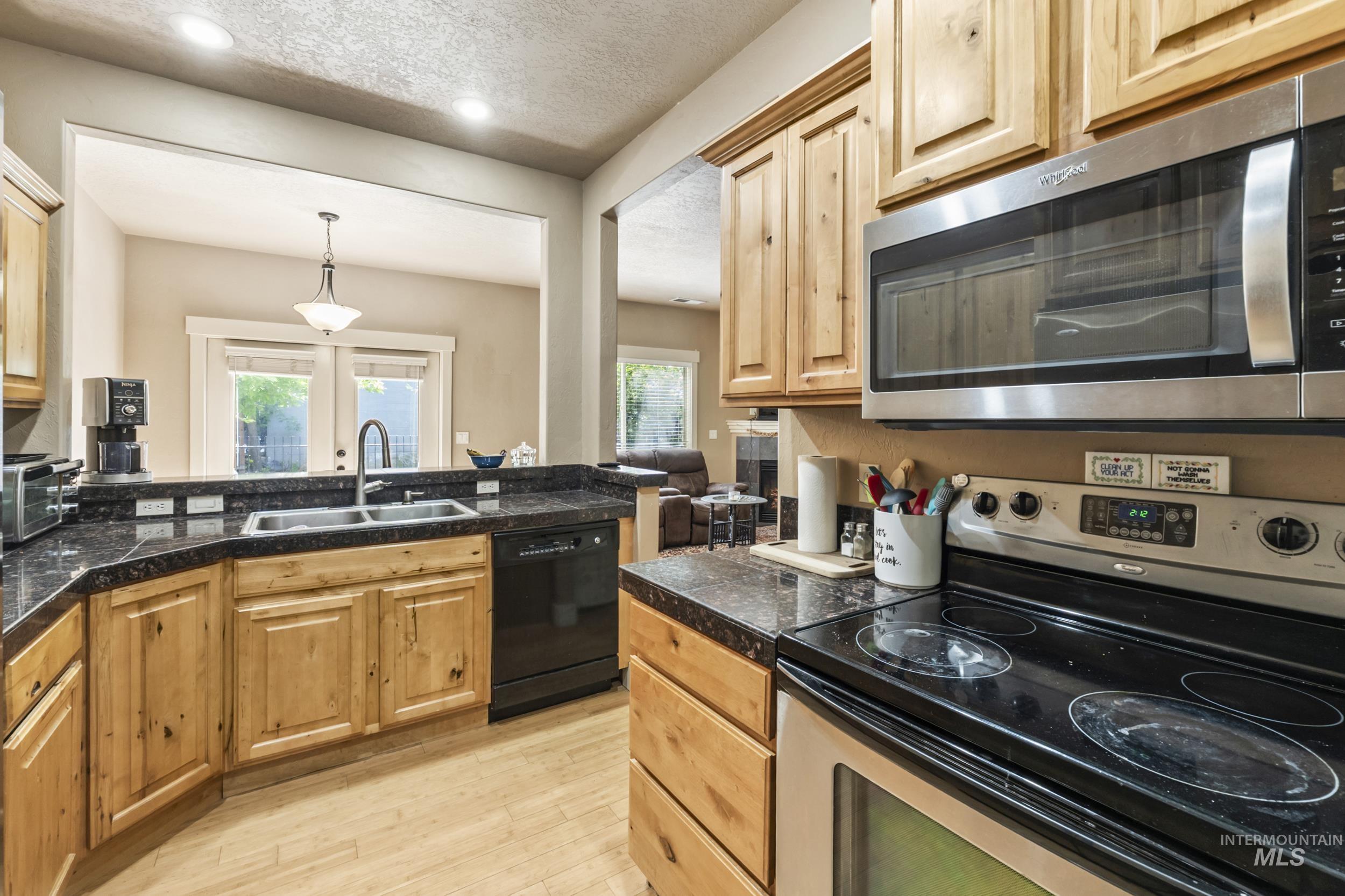 5233 W Morris Hill Rd, Boise, Idaho 83705, 3 Bedrooms, 2.5 Bathrooms, Residential Income For Sale, Price $425,000, 98986206
