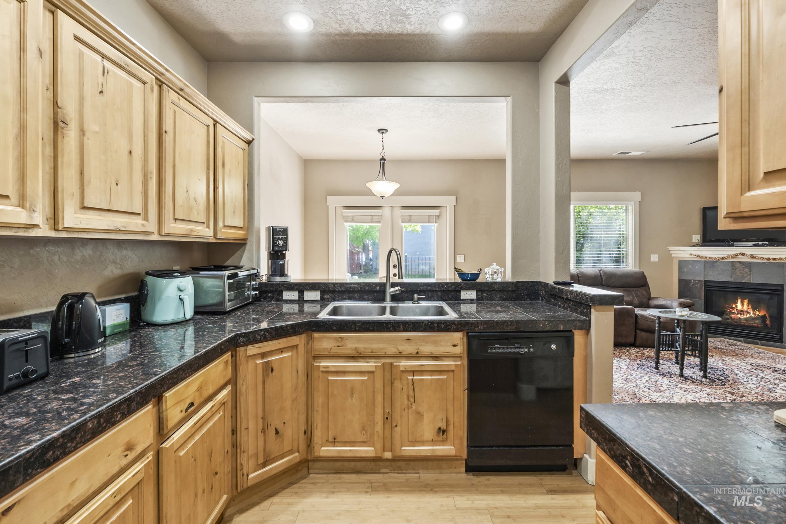 5233 W Morris Hill Rd, Boise, Idaho 83705, 3 Bedrooms, 2.5 Bathrooms, Residential Income For Sale, Price $425,000, 98986206