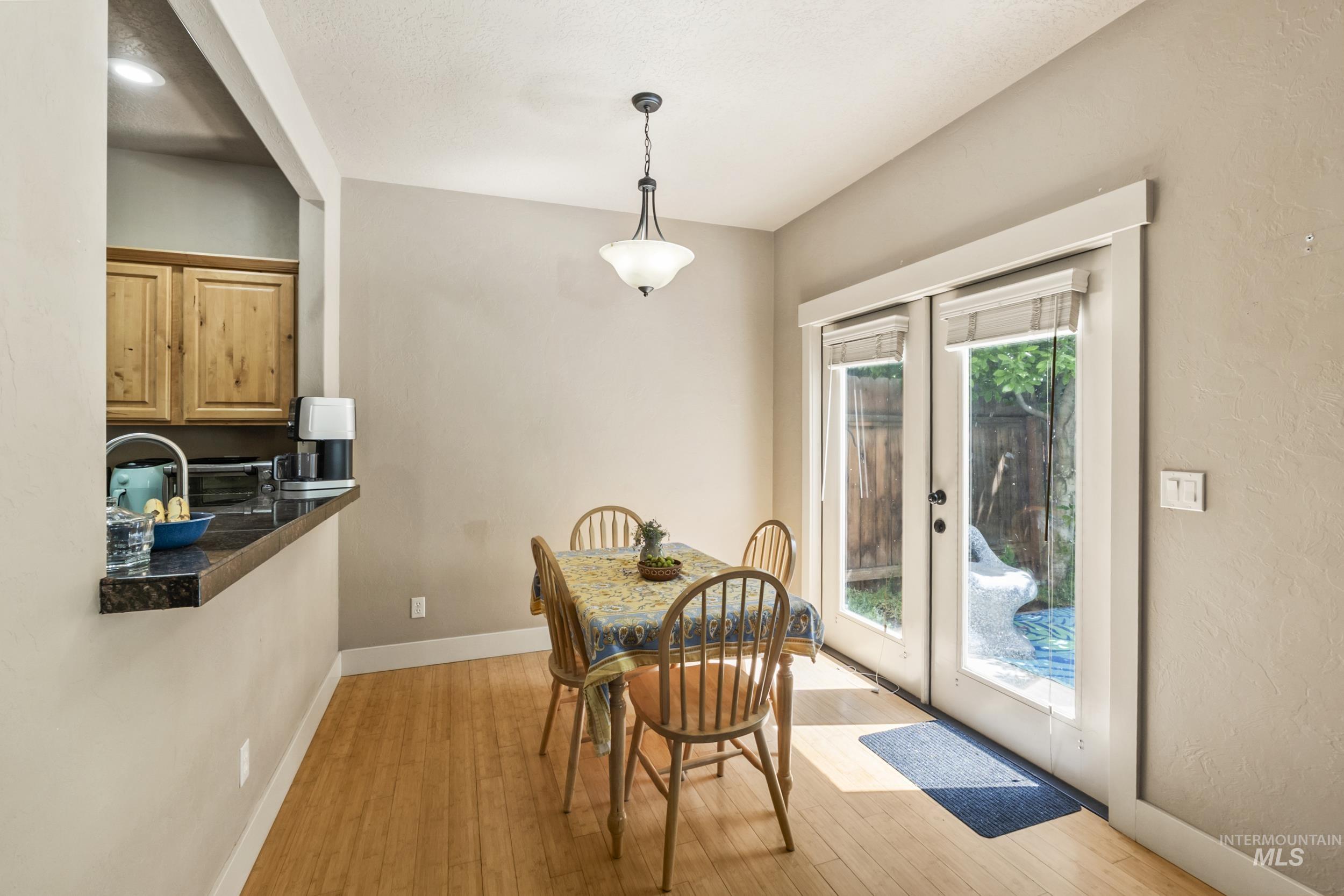 5233 W Morris Hill Rd, Boise, Idaho 83705, 3 Bedrooms, 2.5 Bathrooms, Residential Income For Sale, Price $425,000, 98986206