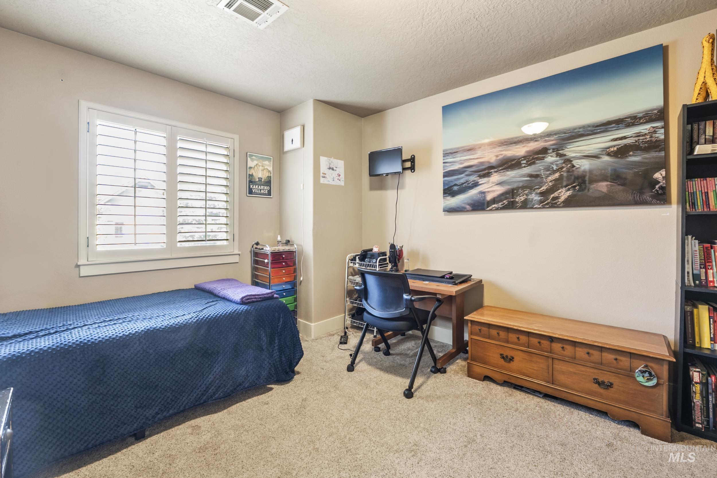 5233 W Morris Hill Rd, Boise, Idaho 83705, 3 Bedrooms, 2.5 Bathrooms, Residential Income For Sale, Price $425,000, 98986206