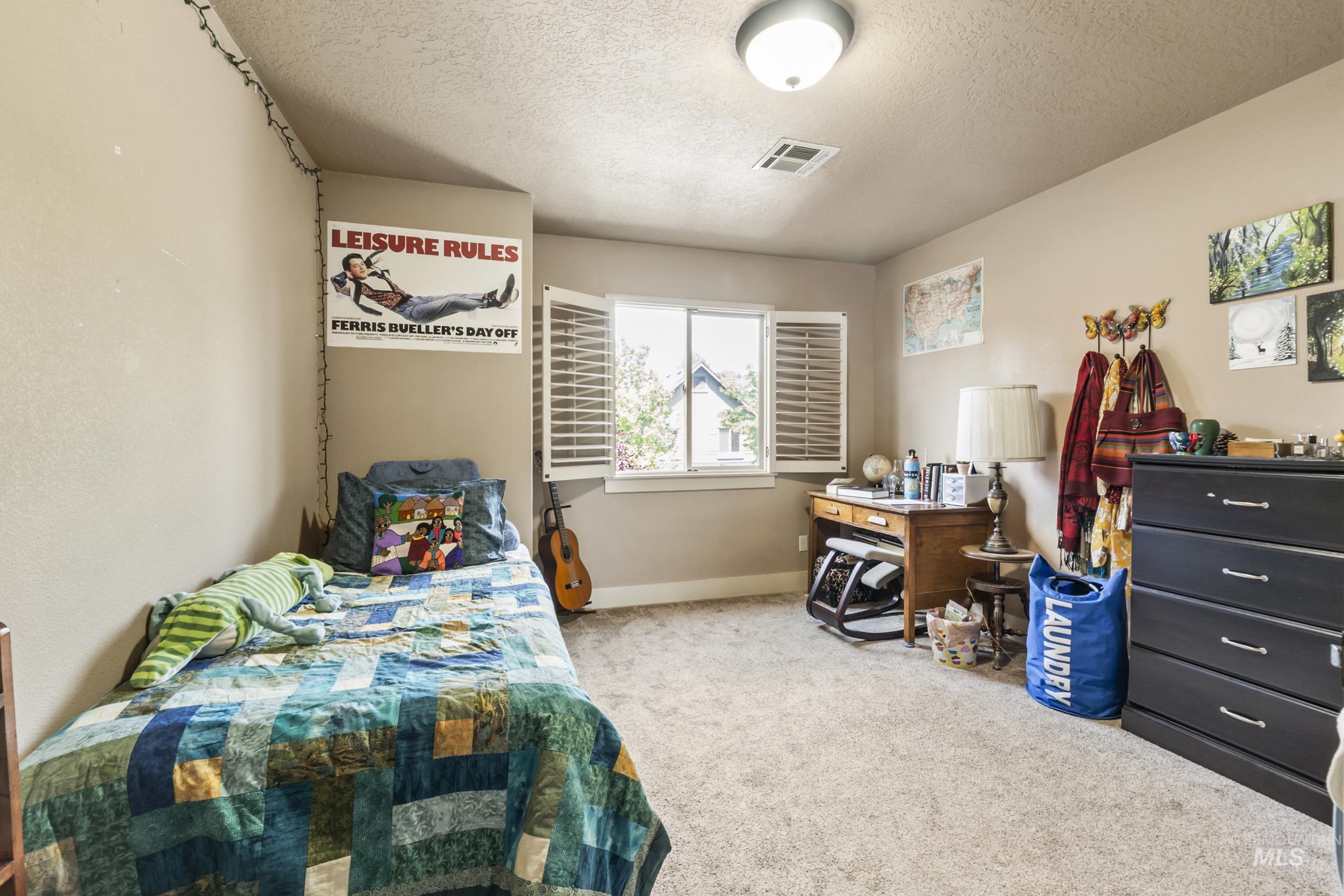 5233 W Morris Hill Rd, Boise, Idaho 83705, 3 Bedrooms, 2.5 Bathrooms, Residential Income For Sale, Price $425,000, 98986206