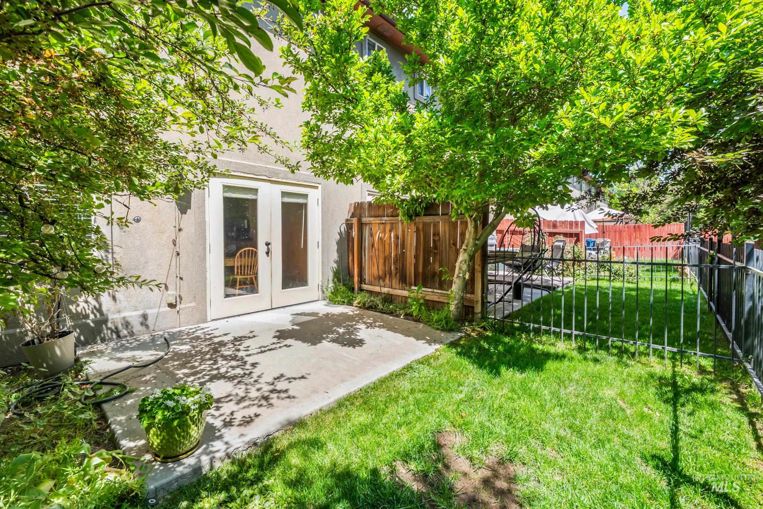 5233 W Morris Hill Rd, Boise, Idaho 83705, 3 Bedrooms, 2.5 Bathrooms, Residential Income For Sale, Price $415,000,MLS 98986206