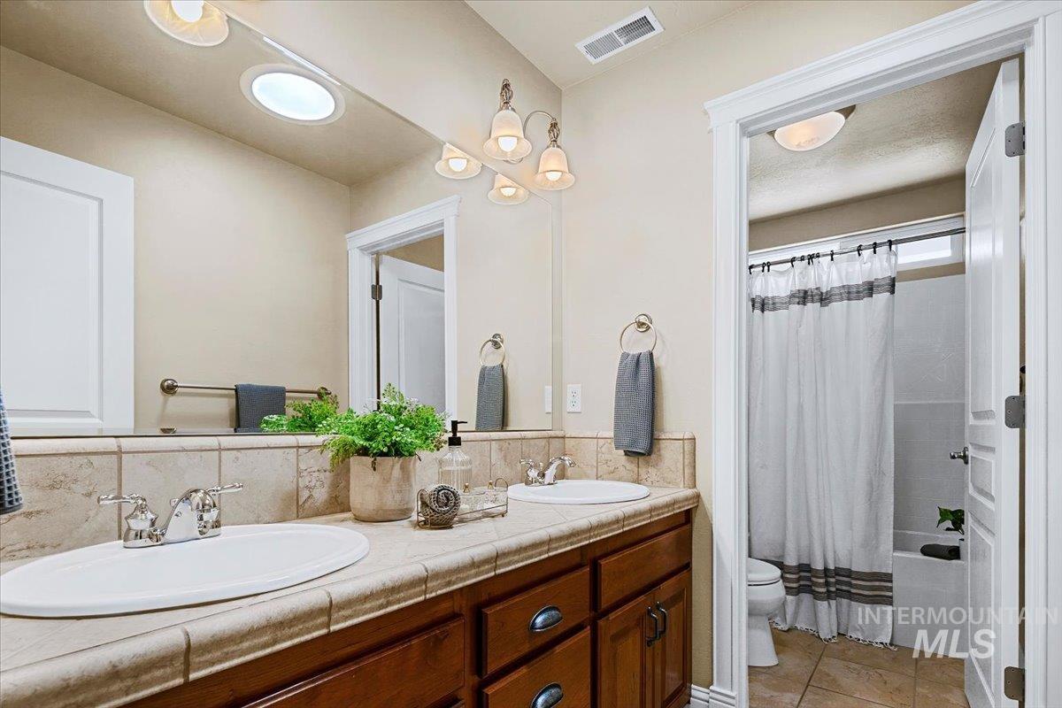 3882 S Arno Ave, Meridian, Idaho 83642, 4 Bedrooms, 2.5 Bathrooms, Residential For Sale, Price $799,900, 98986212