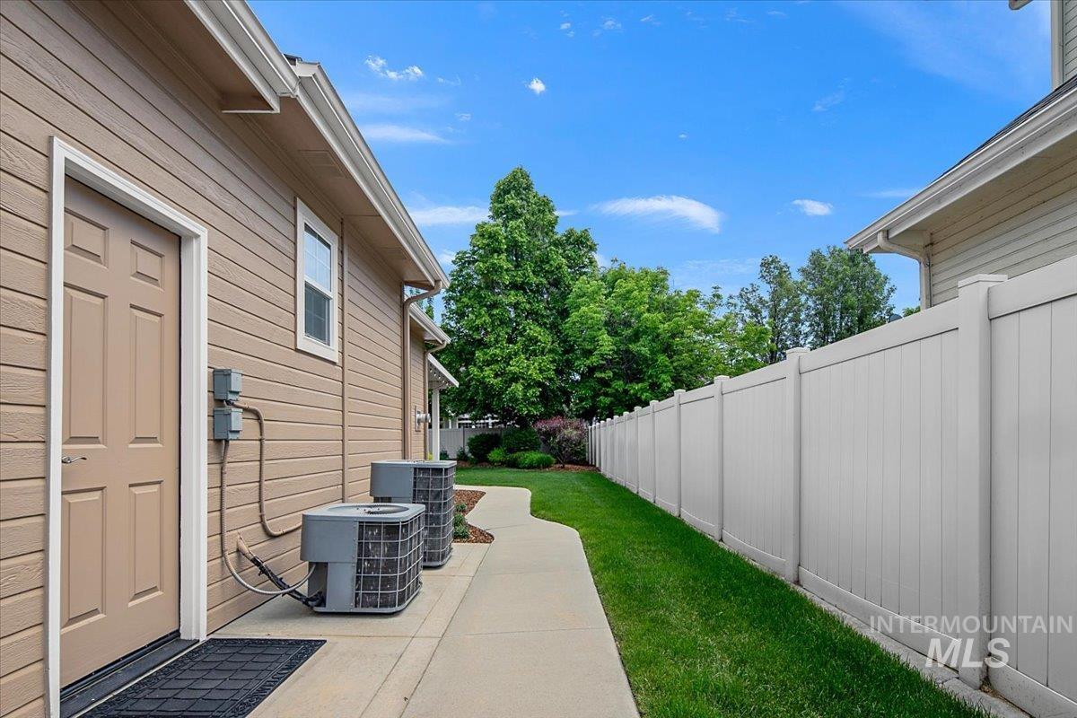 3882 S Arno Ave, Meridian, Idaho 83642, 4 Bedrooms, 2.5 Bathrooms, Residential For Sale, Price $799,900, 98986212