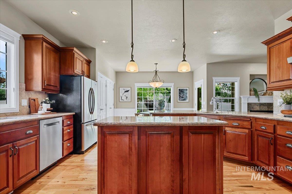 3882 S Arno Ave, Meridian, Idaho 83642, 4 Bedrooms, 2.5 Bathrooms, Residential For Sale, Price $799,900, 98986212
