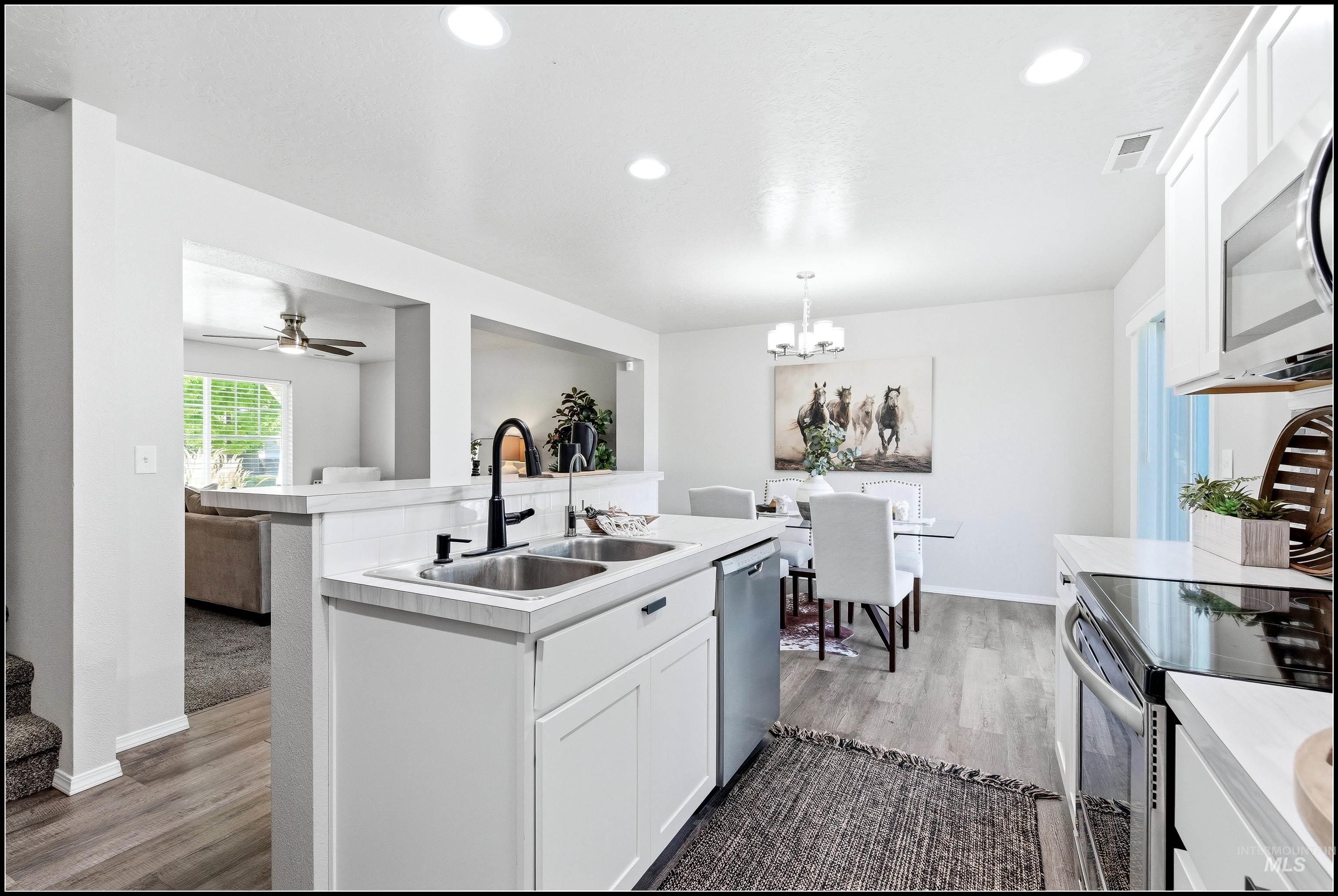 2280 N Doe Ave., Kuna, Idaho 83634, 4 Bedrooms, 2.5 Bathrooms, Residential For Sale, Price $472,500, 98986214