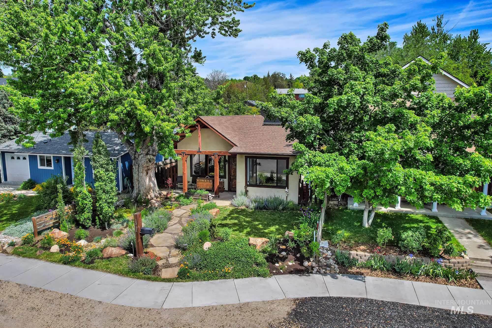 1312 E Franklin St, Boise, Idaho 83712, 2 Bedrooms, 1 Bathroom, Residential For Sale, Price $624,900, 98986215