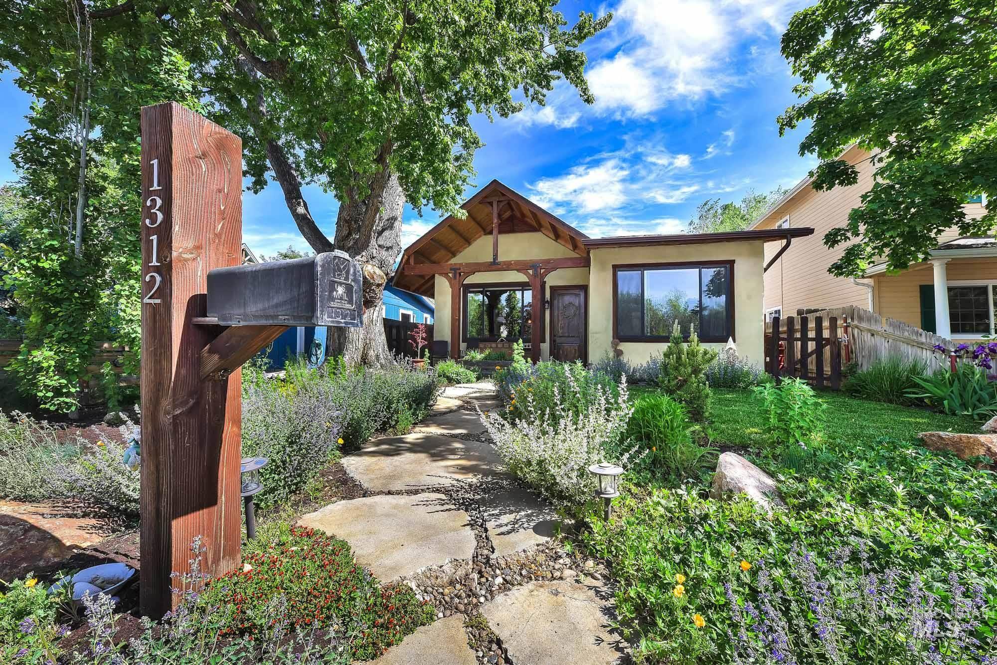 1312 E Franklin St, Boise, Idaho 83712, 2 Bedrooms, 1 Bathroom, Residential For Sale, Price $624,900, 98986215