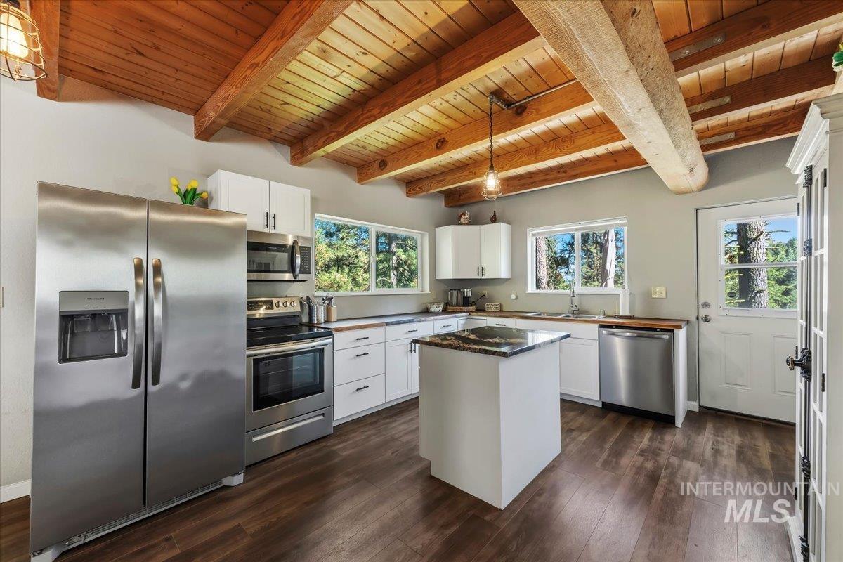 17 Bear Run Lane, Boise, Idaho 83716-3320, 2 Bedrooms, 2 Bathrooms, Residential For Sale, Price $359,900, 98986216
