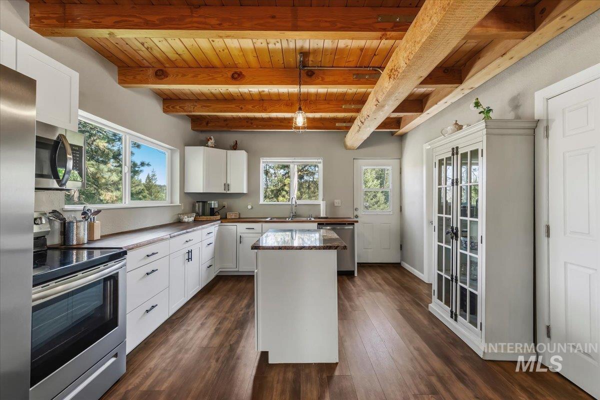 17 Bear Run Lane, Boise, Idaho 83716-3320, 2 Bedrooms, 2 Bathrooms, Residential For Sale, Price $359,900, 98986216
