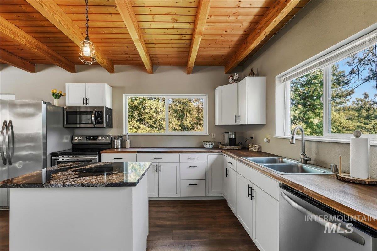 17 Bear Run Lane, Boise, Idaho 83716-3320, 2 Bedrooms, 2 Bathrooms, Residential For Sale, Price $359,900, 98986216