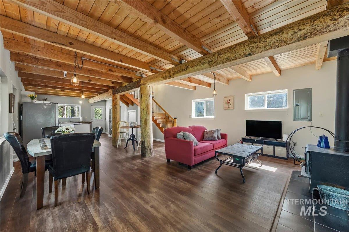 17 Bear Run Lane, Boise, Idaho 83716-3320, 2 Bedrooms, 2 Bathrooms, Residential For Sale, Price $359,900, 98986216