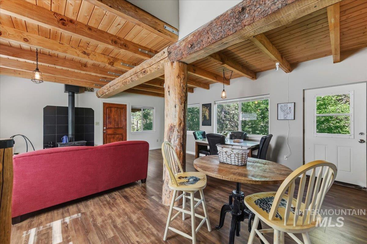 17 Bear Run Lane, Boise, Idaho 83716-3320, 2 Bedrooms, 2 Bathrooms, Residential For Sale, Price $359,900, 98986216
