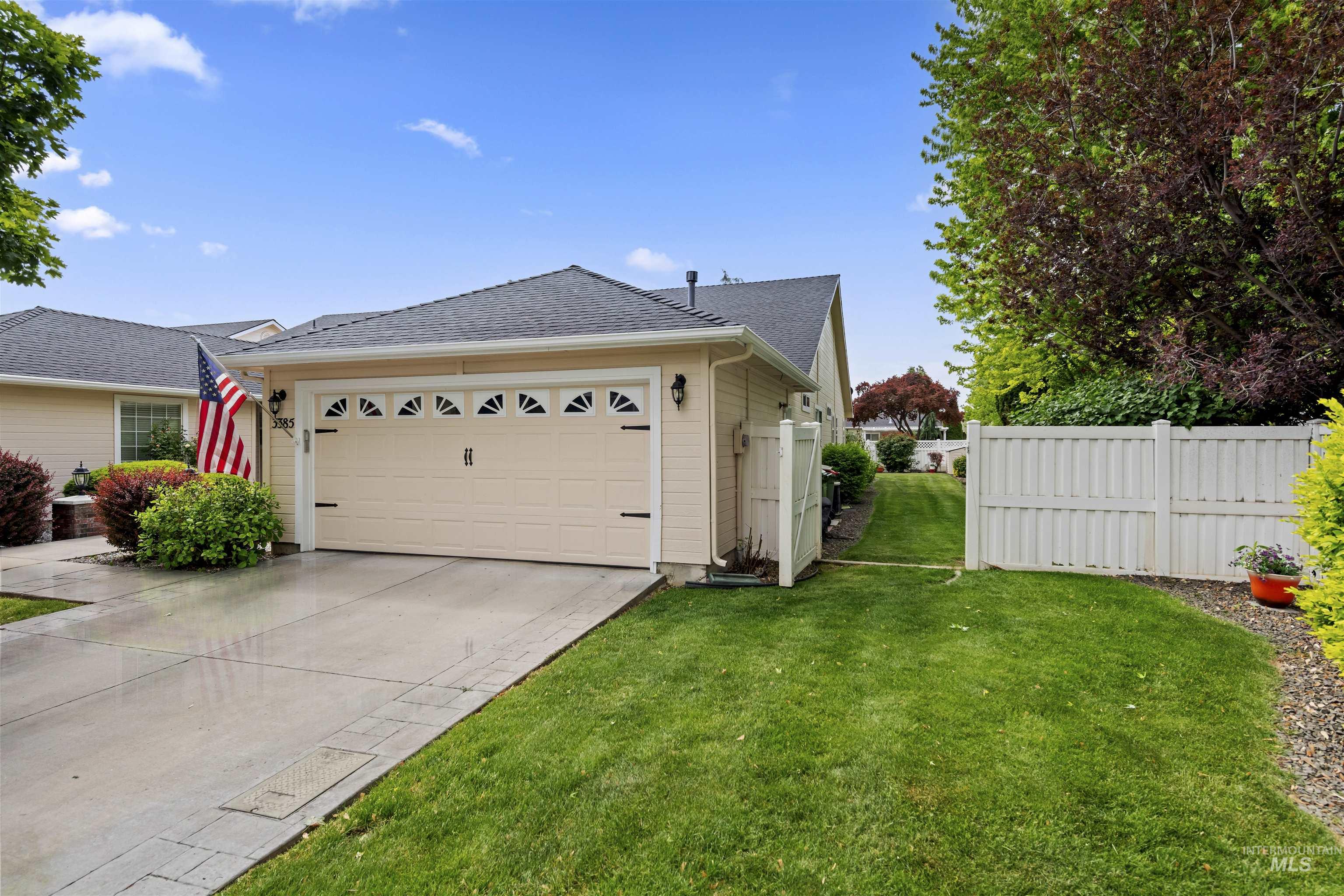 3385 W Fieldstream Lane, Meridian, Idaho 83646, 2 Bedrooms, 2 Bathrooms, Residential For Sale, Price $409,900, 98986217